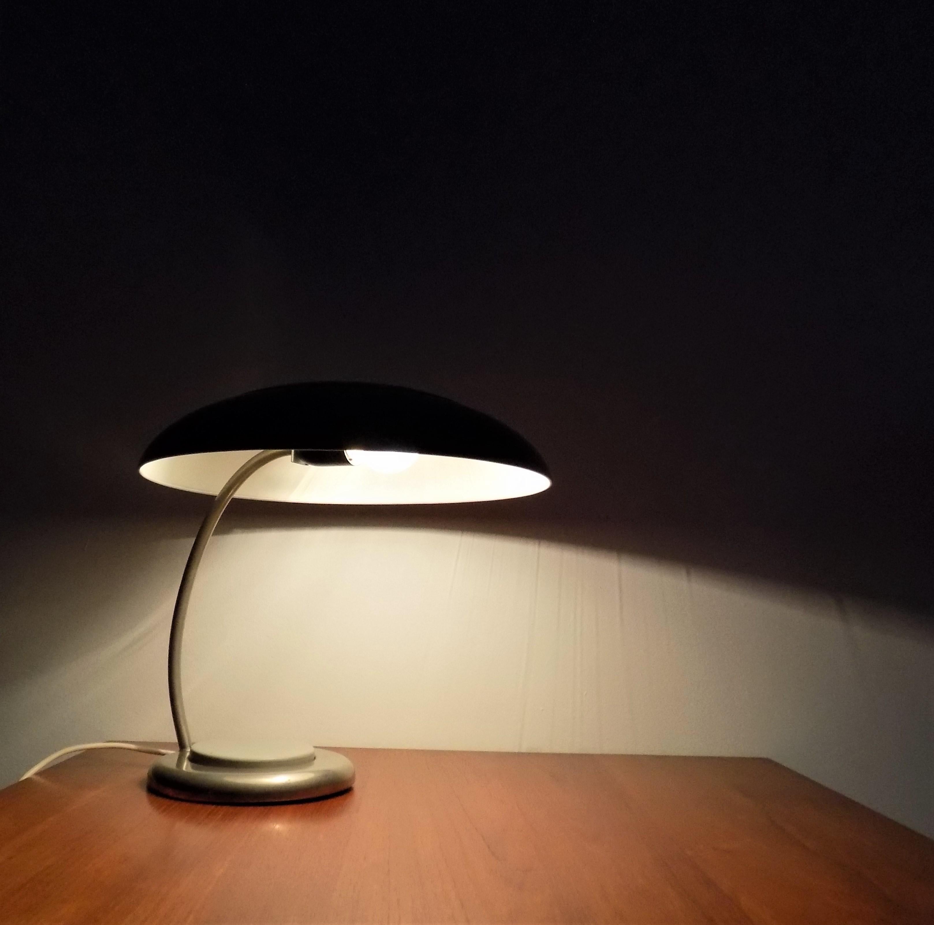 Lámpara de mesa alemana Bauhaus de VEB Leuchtenbau Lengefeld en venta 6