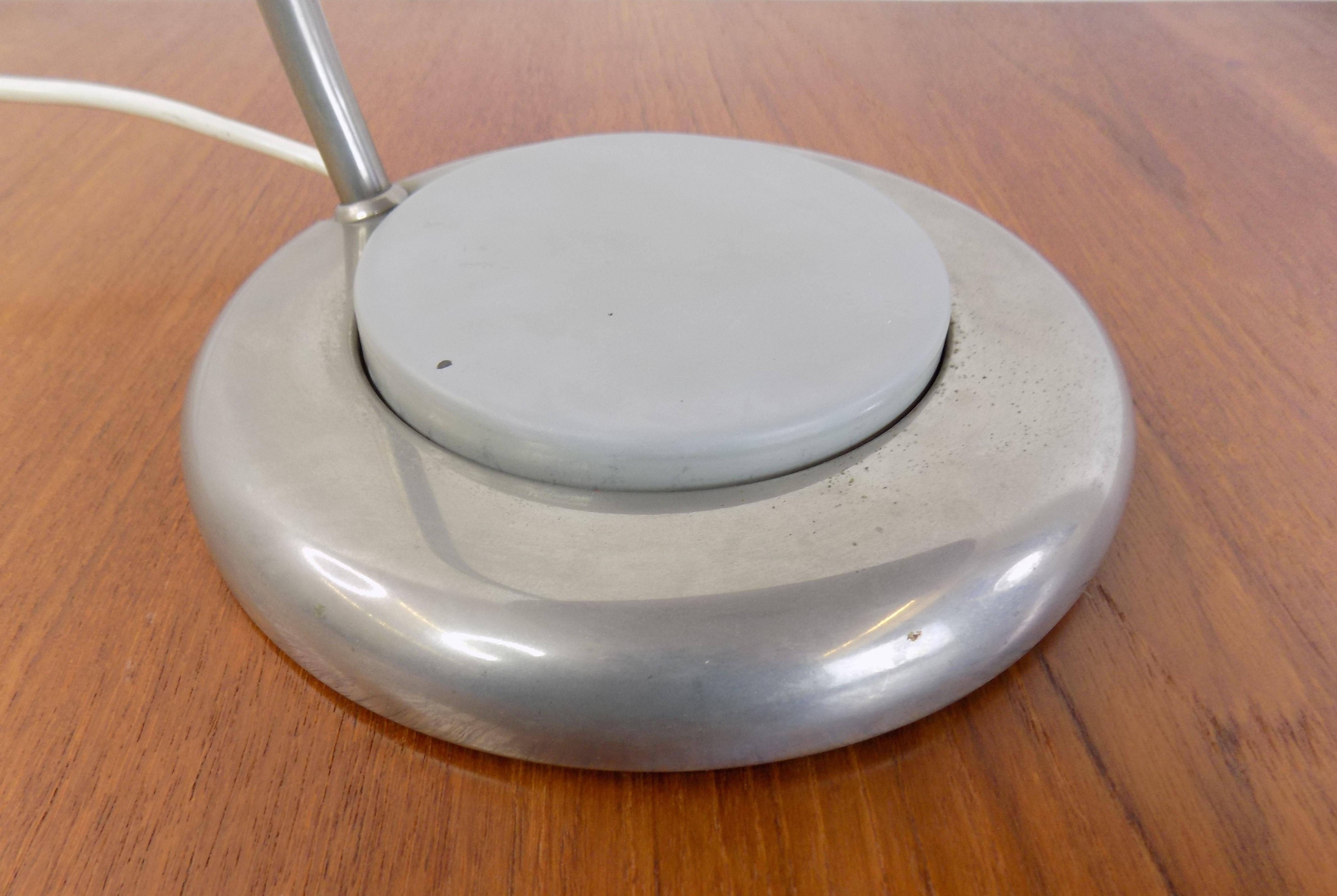 Lámpara de mesa alemana Bauhaus de VEB Leuchtenbau Lengefeld en venta 2
