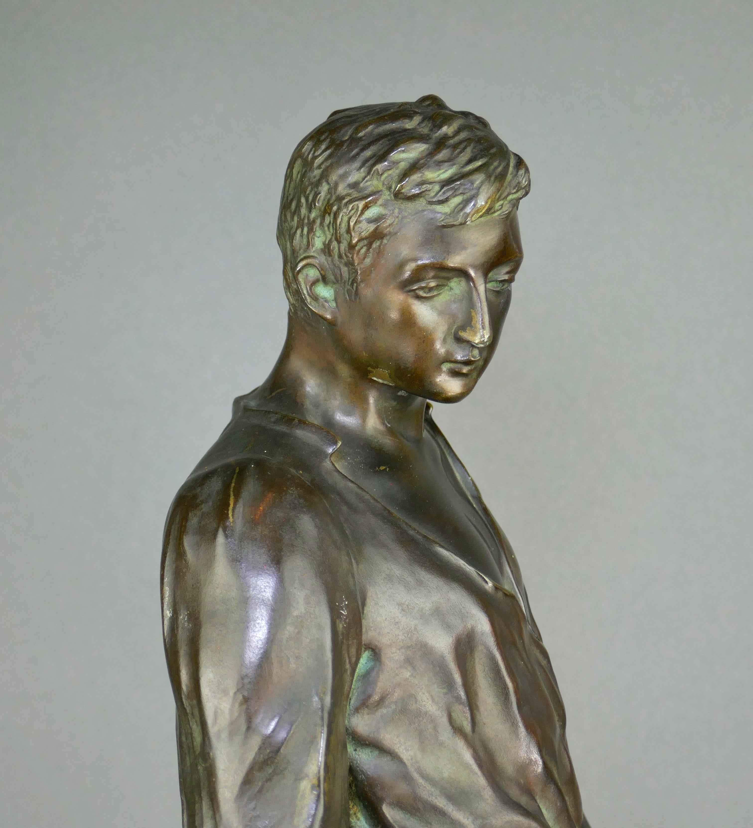 Bauhaus tedesco Wiener Werkstatte B. Grundmann Statua in bronzo di un fonditore maschio in vendita 7