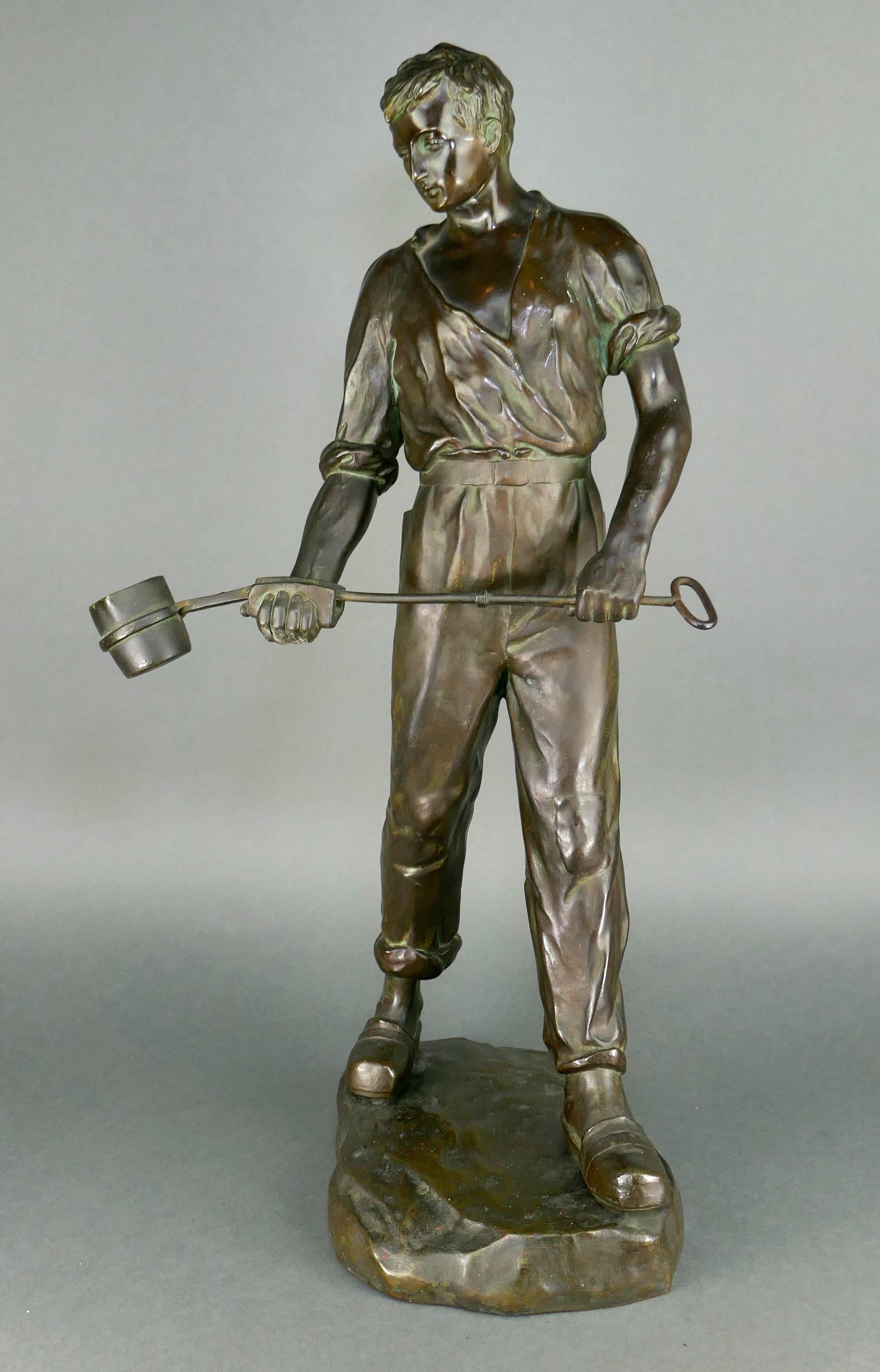 Bronzo Bauhaus tedesco Wiener Werkstatte B. Grundmann Statua in bronzo di un fonditore maschio in vendita