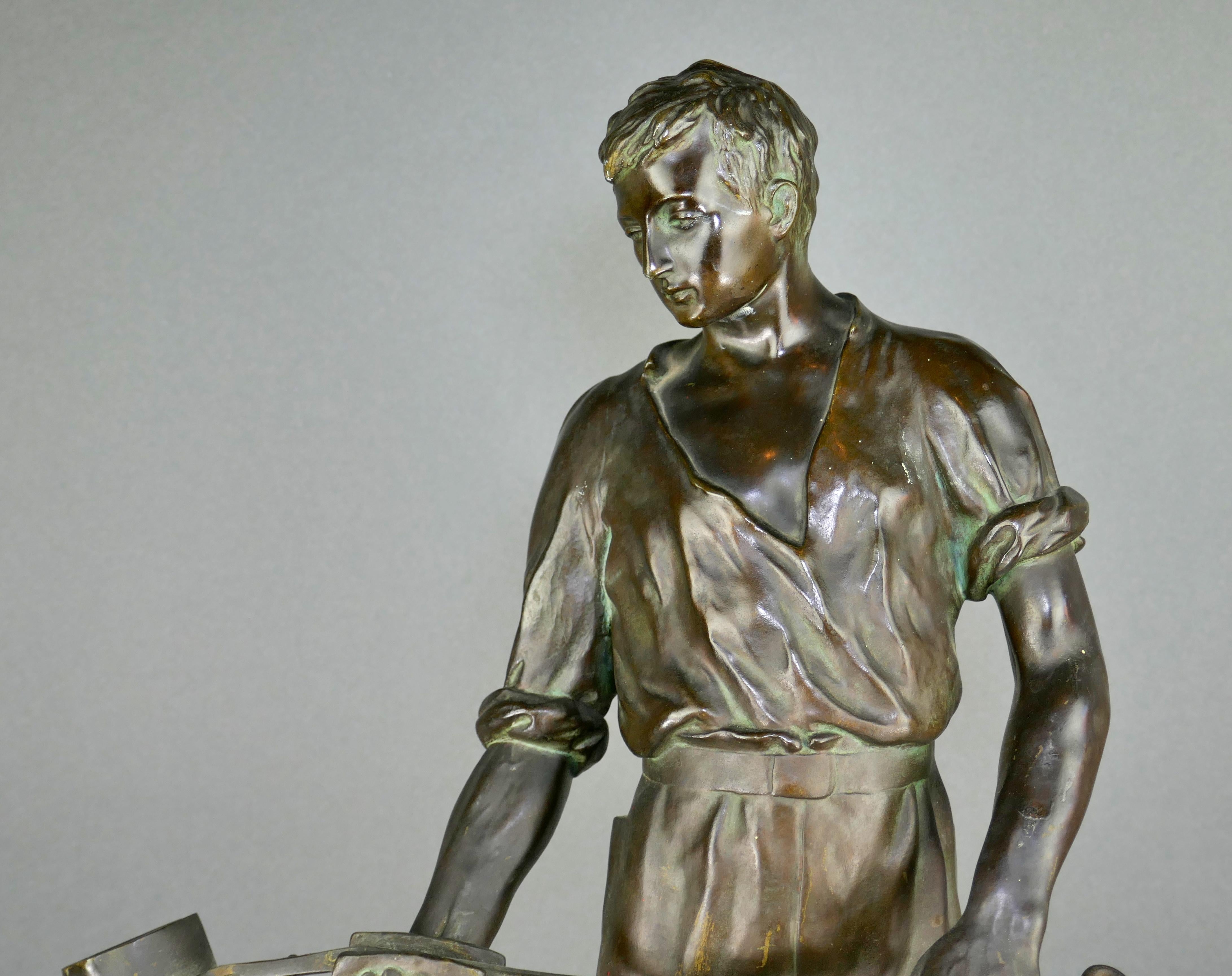 Bauhaus tedesco Wiener Werkstatte B. Grundmann Statua in bronzo di un fonditore maschio in vendita 1