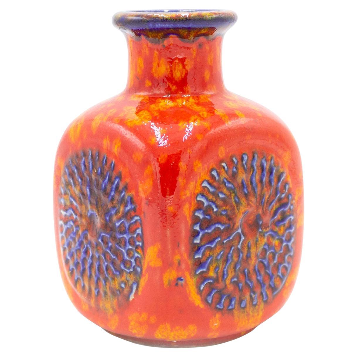 Vaso tedesco del XIX secolo in ceramica Bay, color arancio, con decorazioni blu