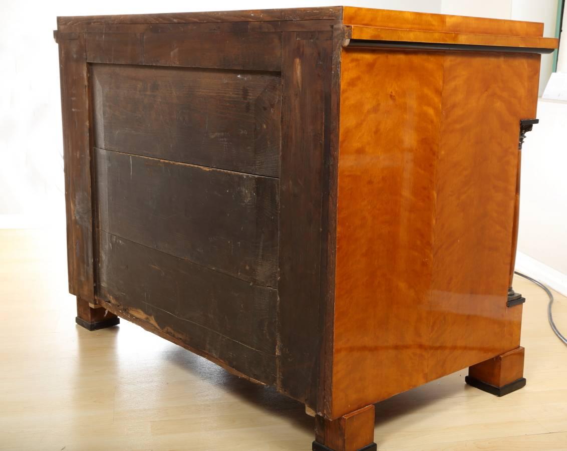 German Biedermeier Birch Chest of Drawers, circa 1840 For Sale 5