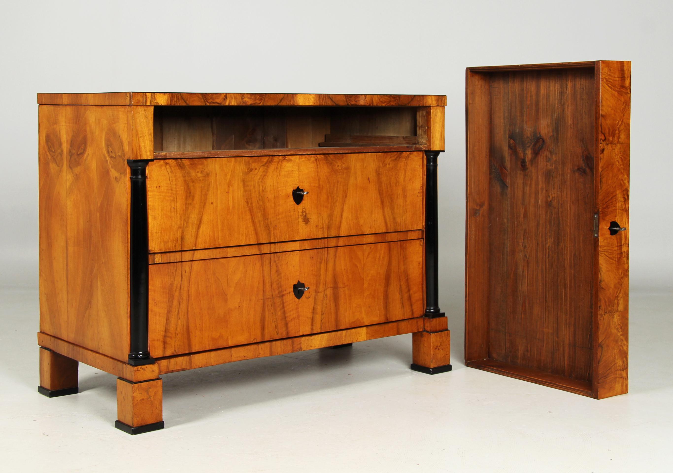 Cassettiera Biedermeier tedesca, noce, 1825 circa in vendita 4