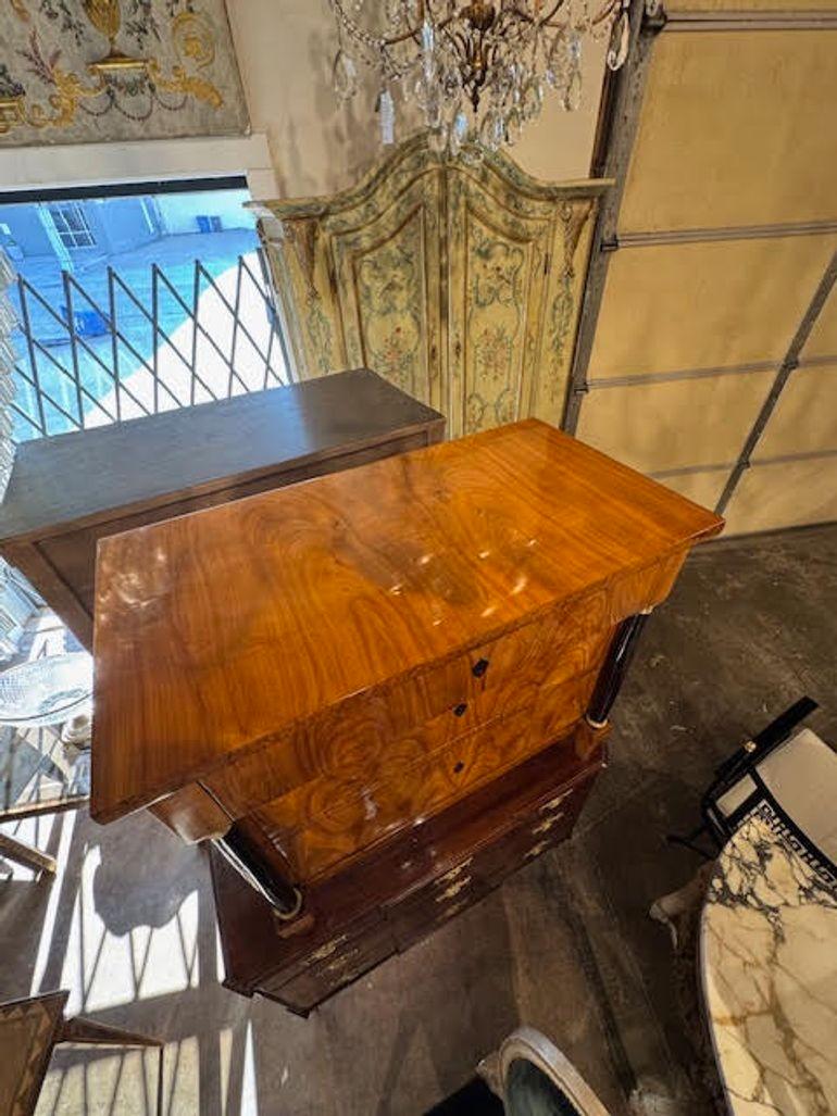 Commodo tedesco Biedermeier In condizioni buone in vendita a Dallas, TX