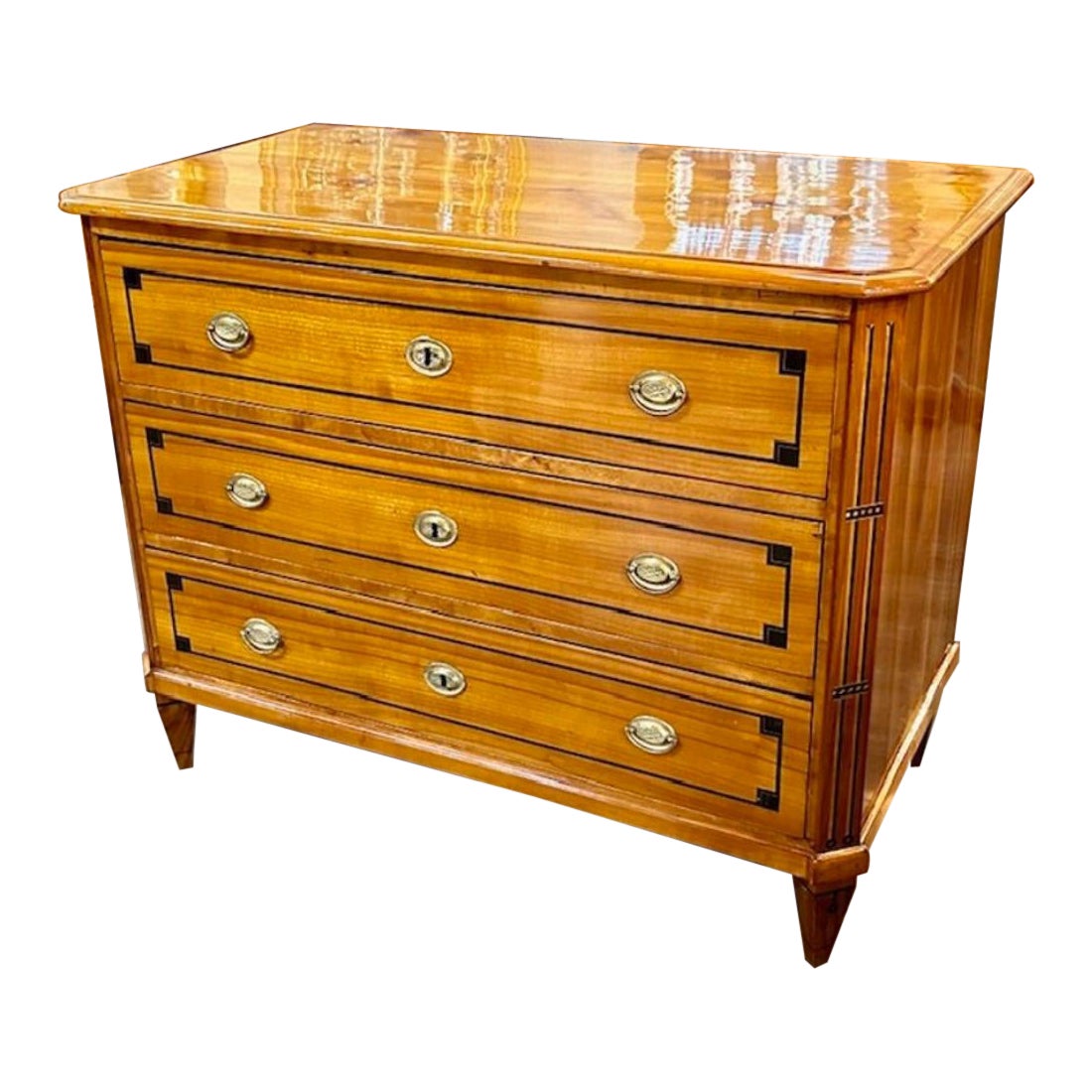 Cómoda Biedermeier alemana