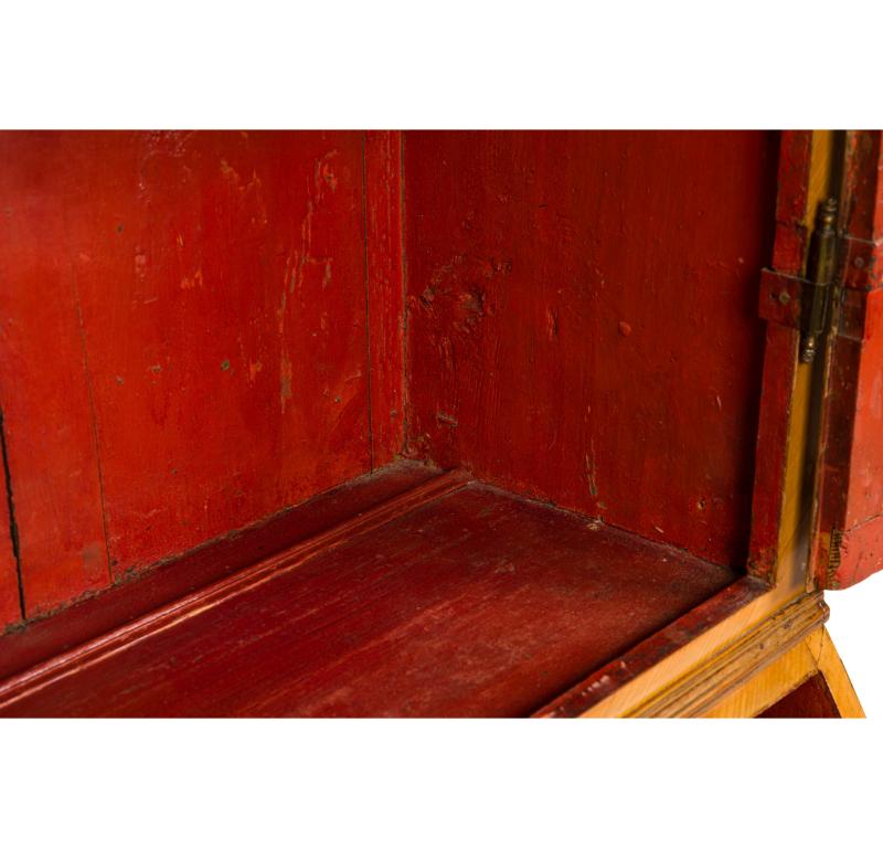 German Biedermeier Olivewood Inlaid and Parcel Gilt Secretary / Bookcase For Sale 5