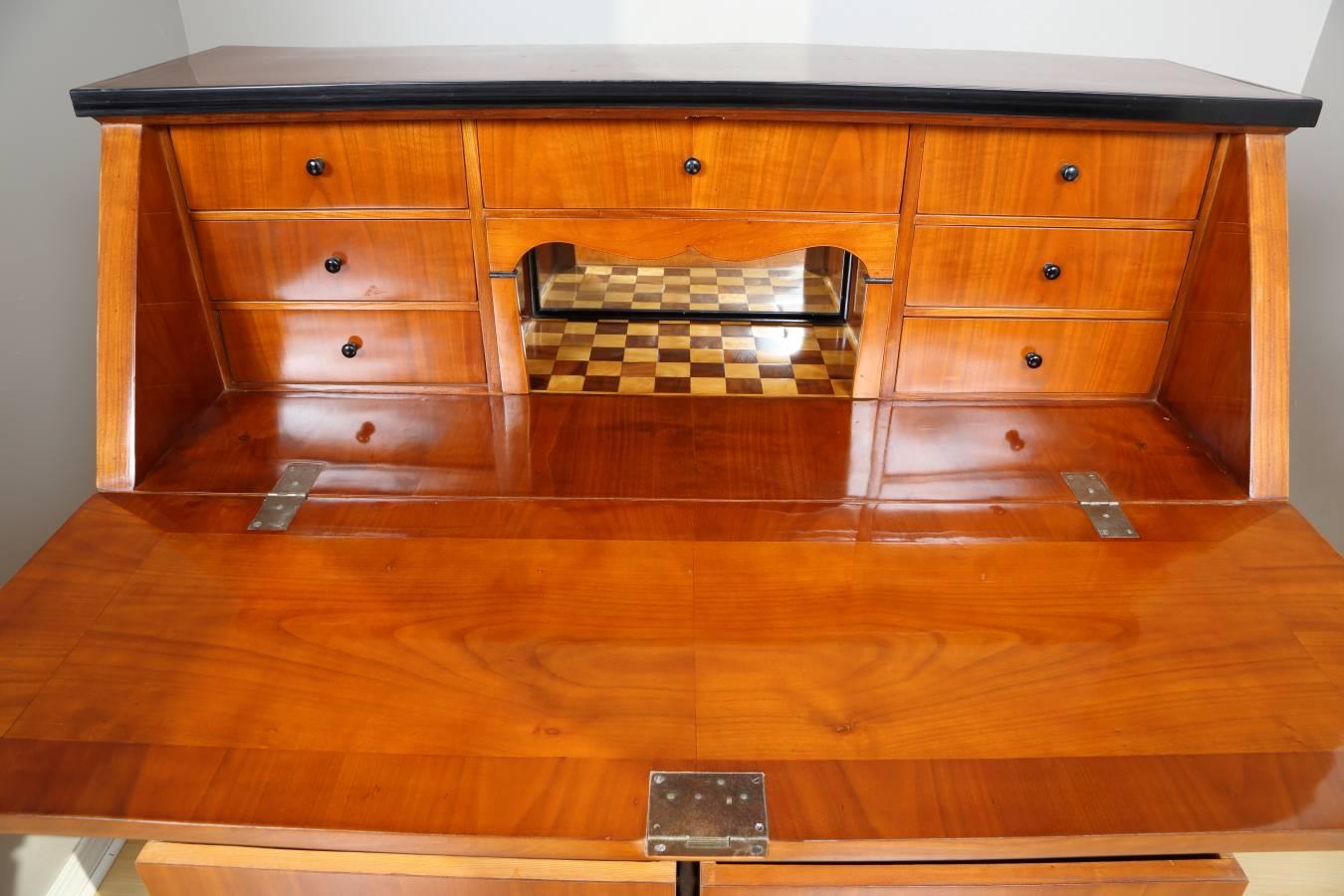 German Biedermeier Secretaire in Cherry, circa 1820 For Sale 1