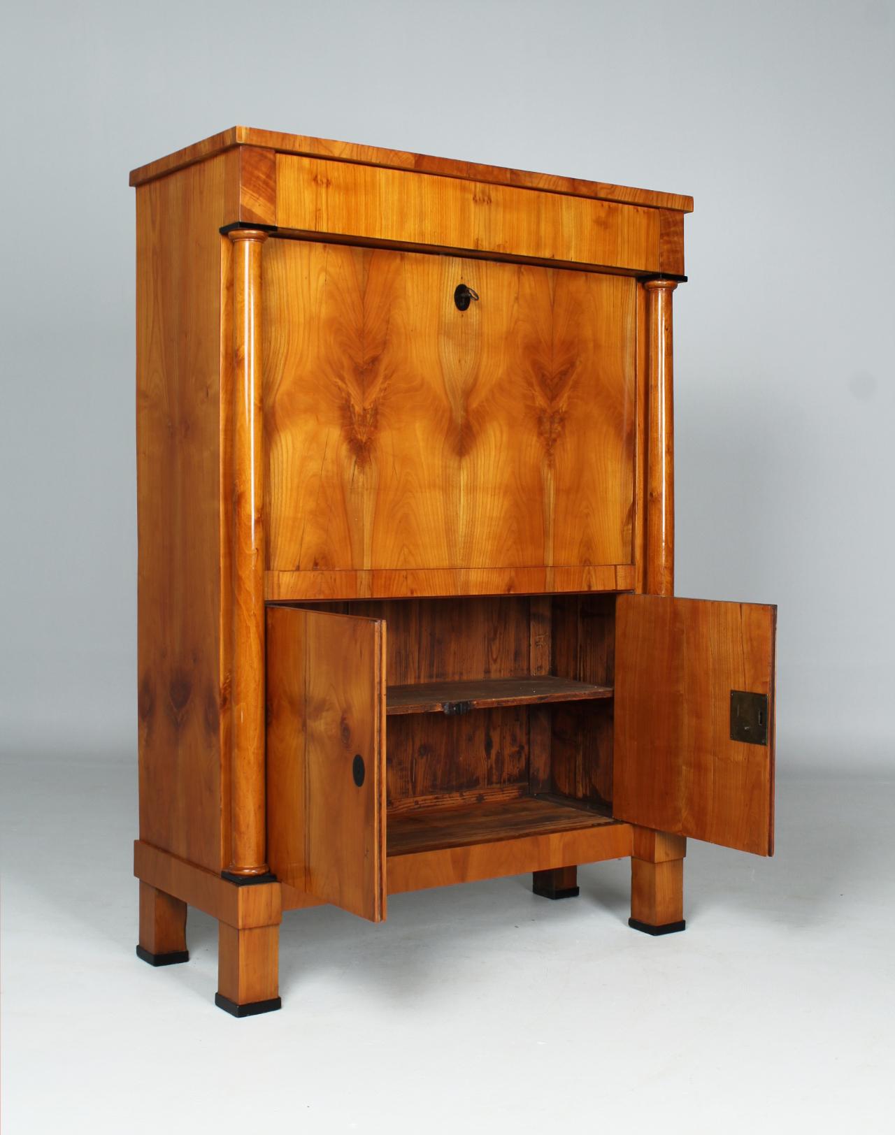German Biedermeier Secretaire with Columns, Cherry, Maple Burl, circa 1820 In Good Condition In Greven, DE