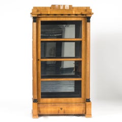 German Biedermeier Vitrine / Display Cabinet in Cherry Wood, Berlin 1820-1830
