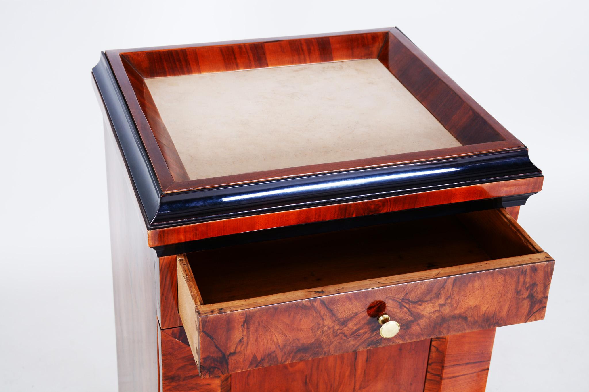 Mid-19th Century German Biedermeier Walnut Bed-Side Table, 19th Century, Period 1830-1839