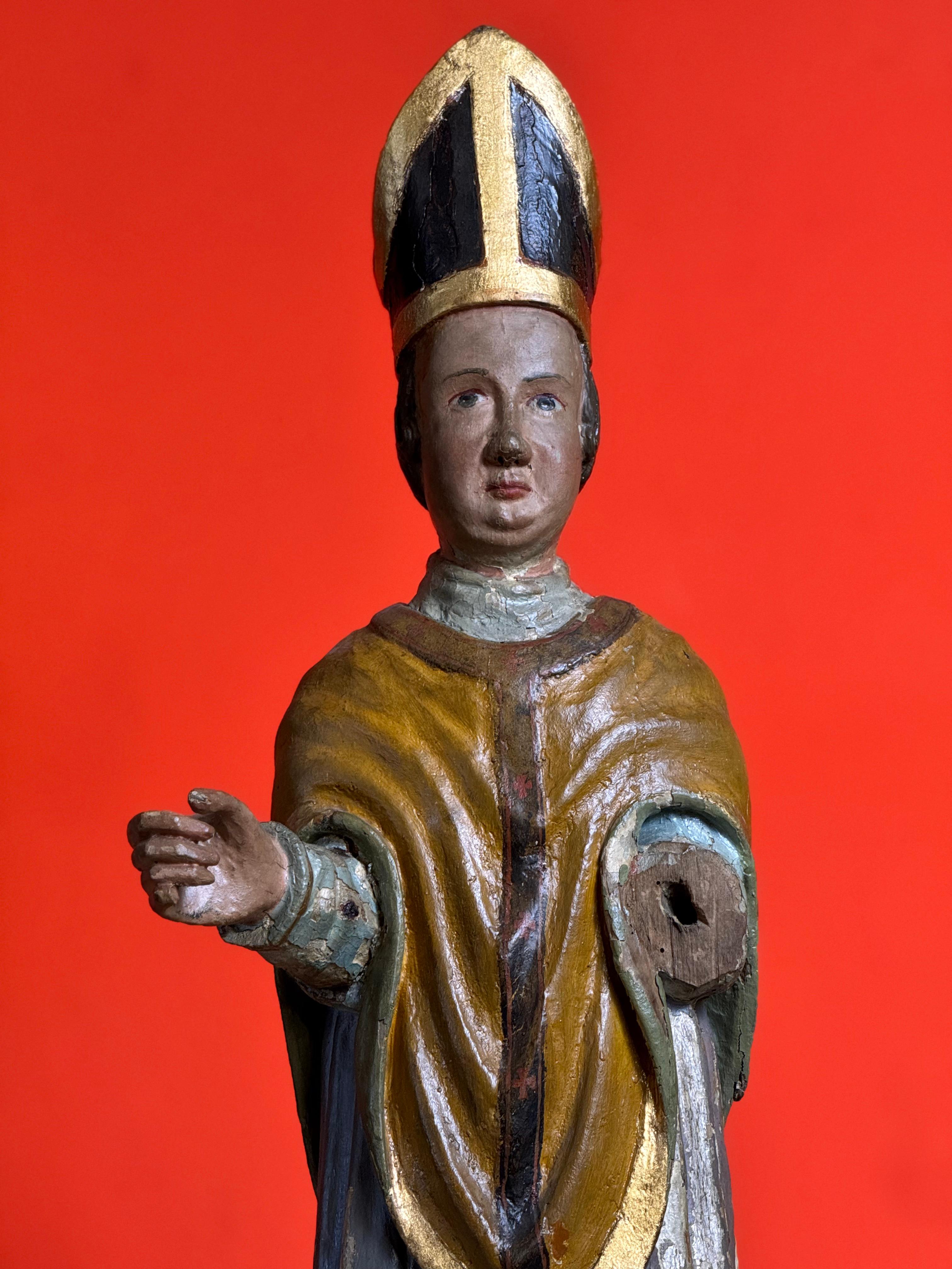 German Bishop in Carved and Polychromed Wood, 15th-16th Centuries In Good Condition For Sale In Madrid, ES