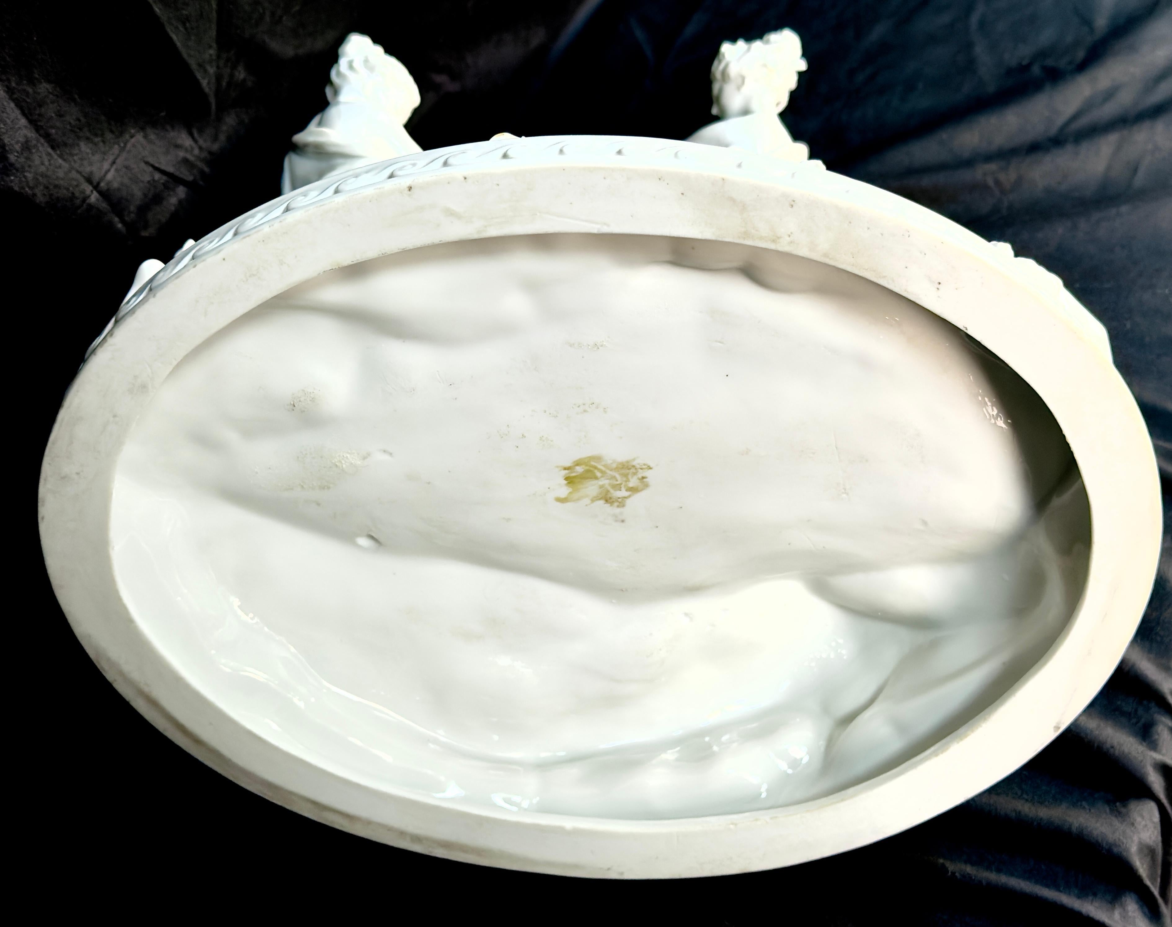 Escultura de porcelana bizcochada alemana 