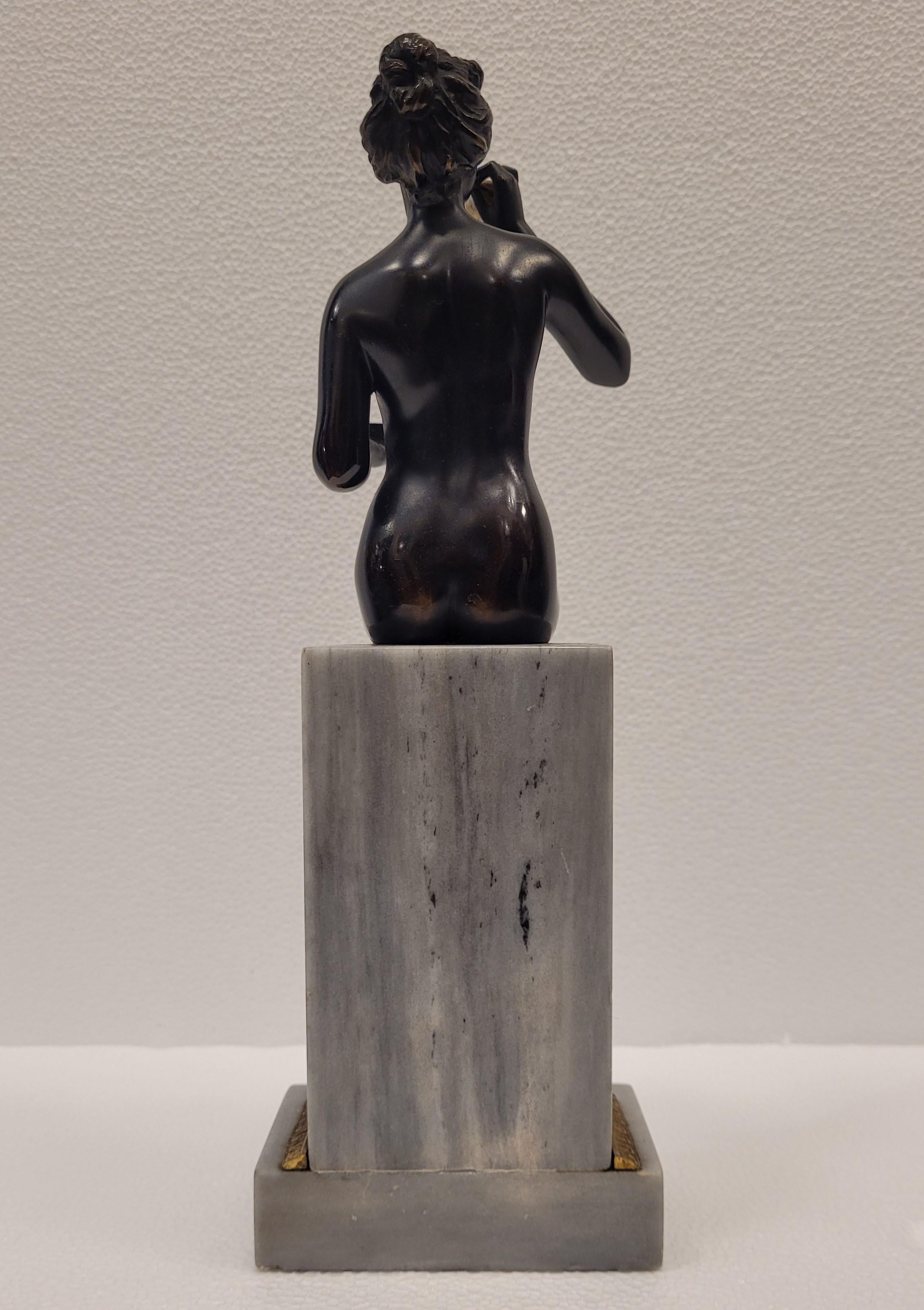 Deutsche Jugendstil-Skulptur einer Frau aus schwarzer Bronze und weißem Marmor, mundgeblasener Bronze im Angebot 5