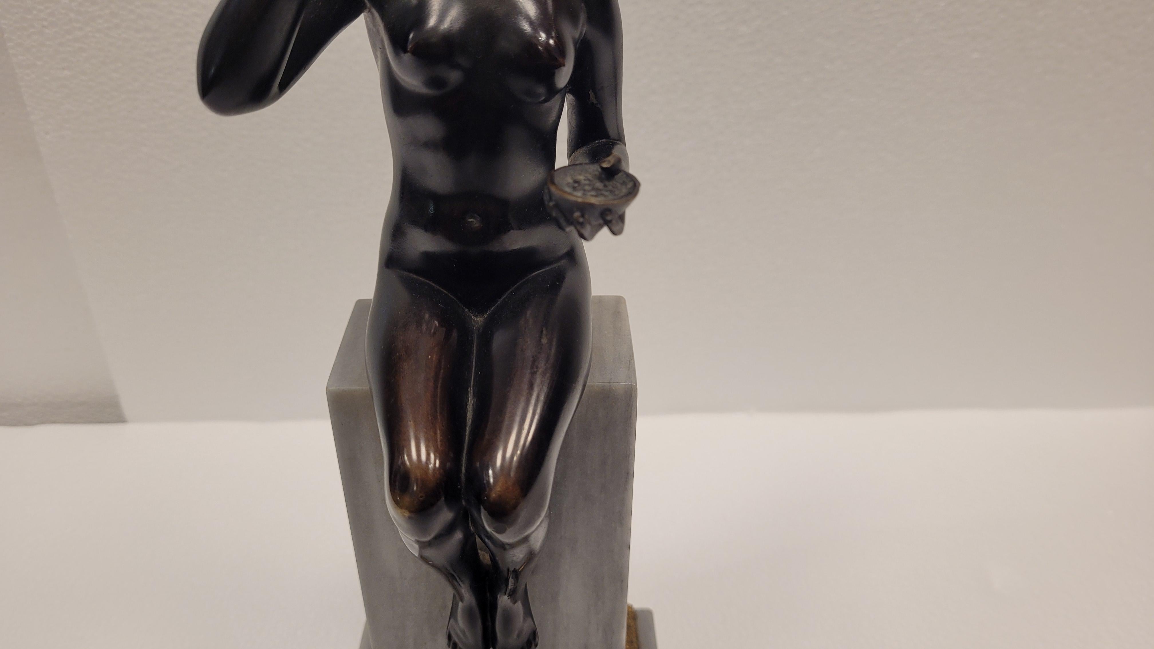 Deutsche Jugendstil-Skulptur einer Frau aus schwarzer Bronze und weißem Marmor, mundgeblasener Bronze im Angebot 8