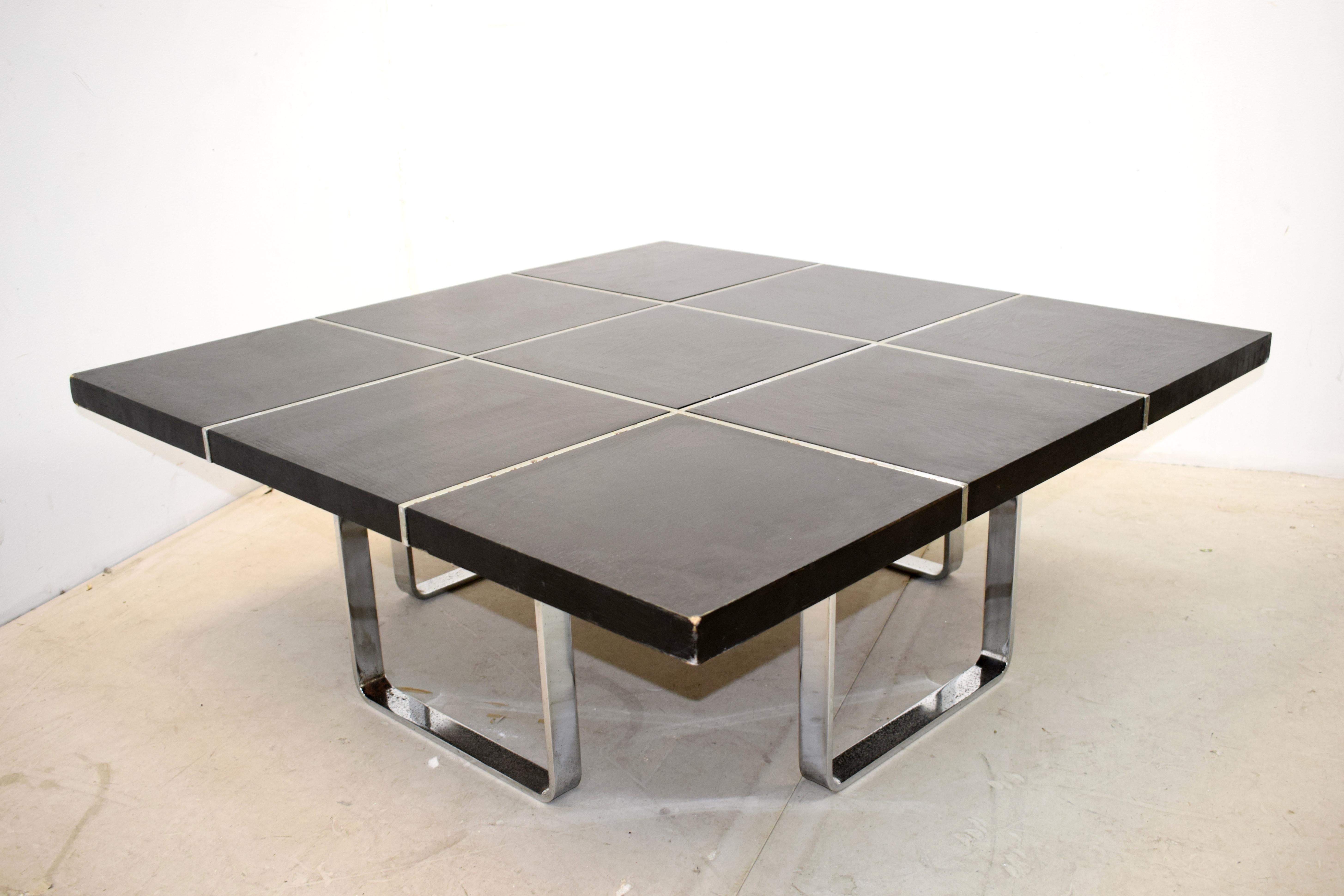 German black coffee table from Wilhelm Renz, 1970s.
DImensions: H= 40 cm; W= 110 cm; D= 110 cm.