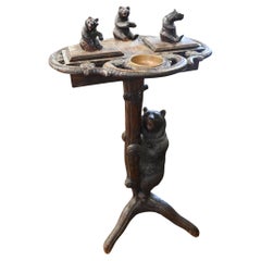 Table d'appoint à thé allemande Black Forest sculptée 1840