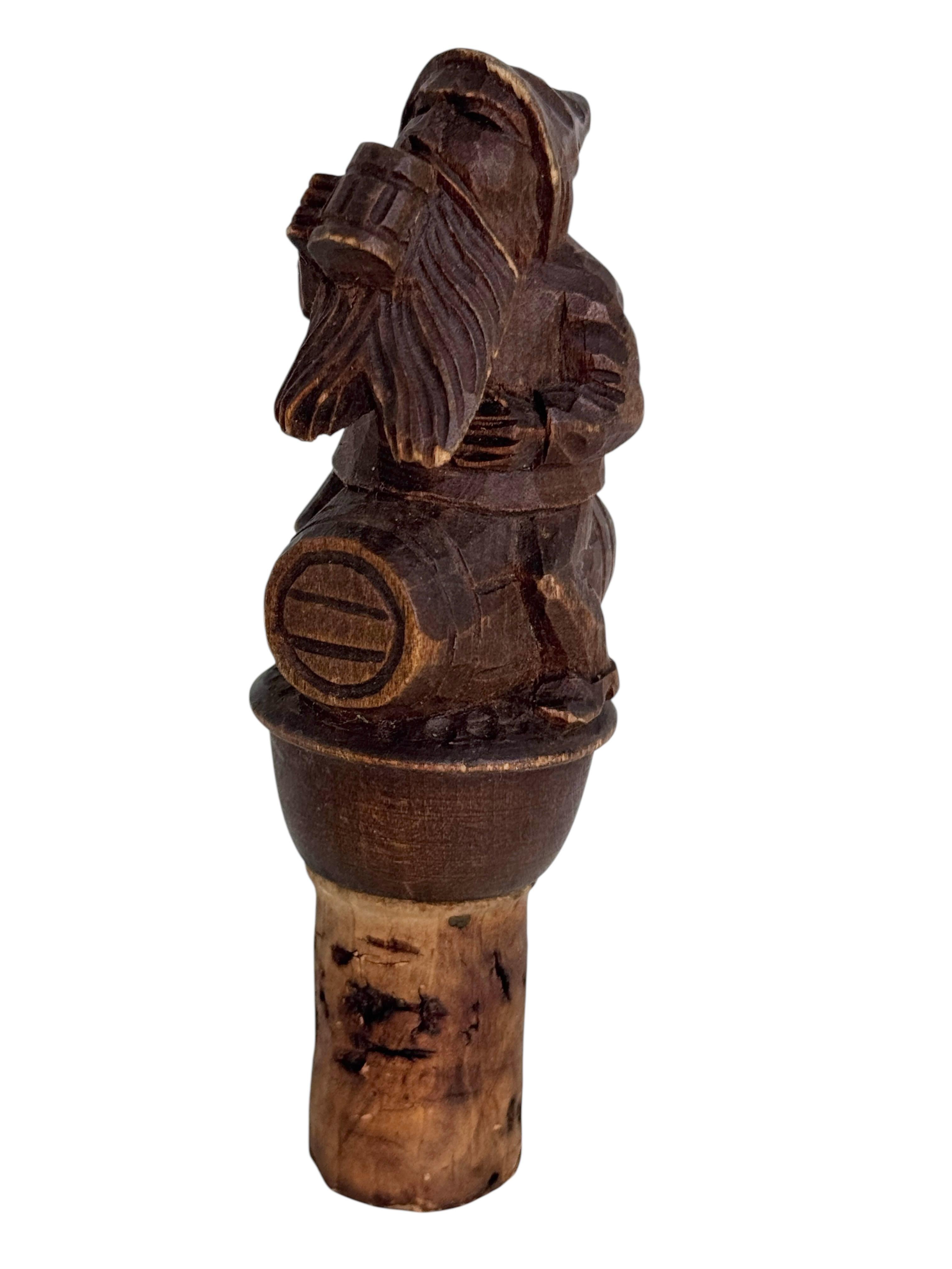 German Black Forest Wood Carved Figural Gnome Cork Bottle Stopper, 1910s For Sale 3