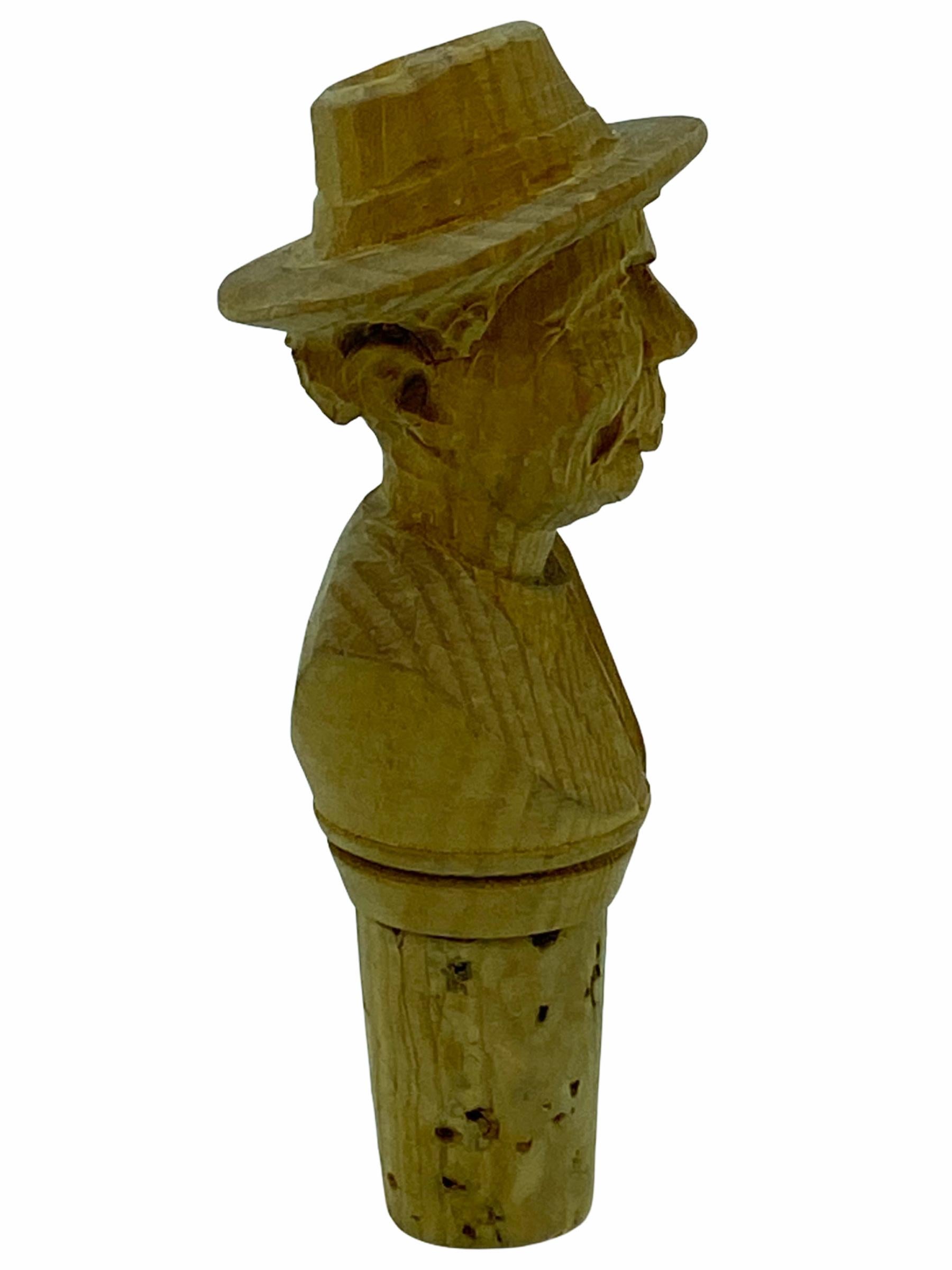 German Black Forest Wood Carved Figural Man Head Cork Bottle Stopper, 1930s In Good Condition For Sale In Nuernberg, DE