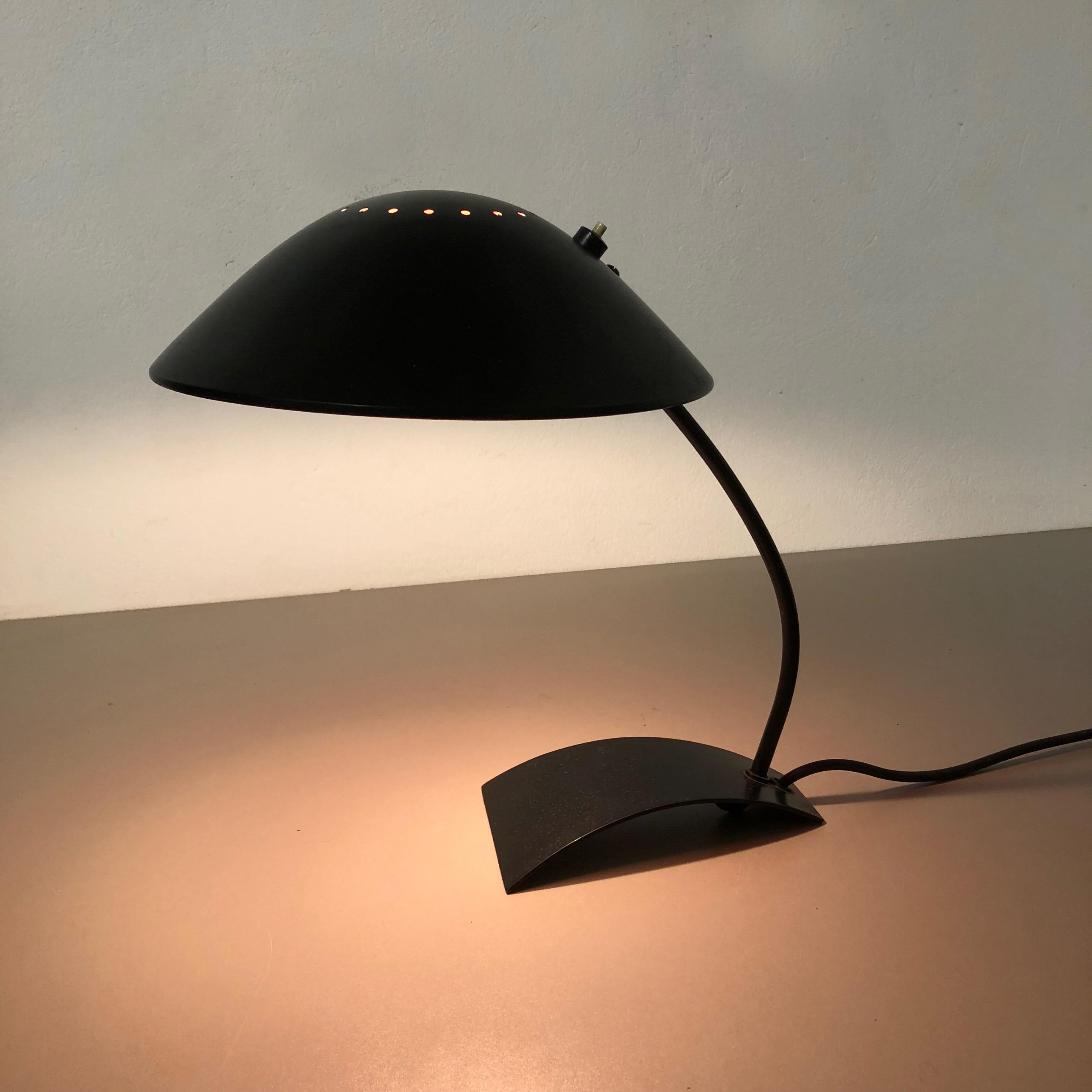 Lampe de bureau allemande noire Kaiser Idell 6840 Bauhaus de Christian Dell, Allemagne, années 1950 en vente 14
