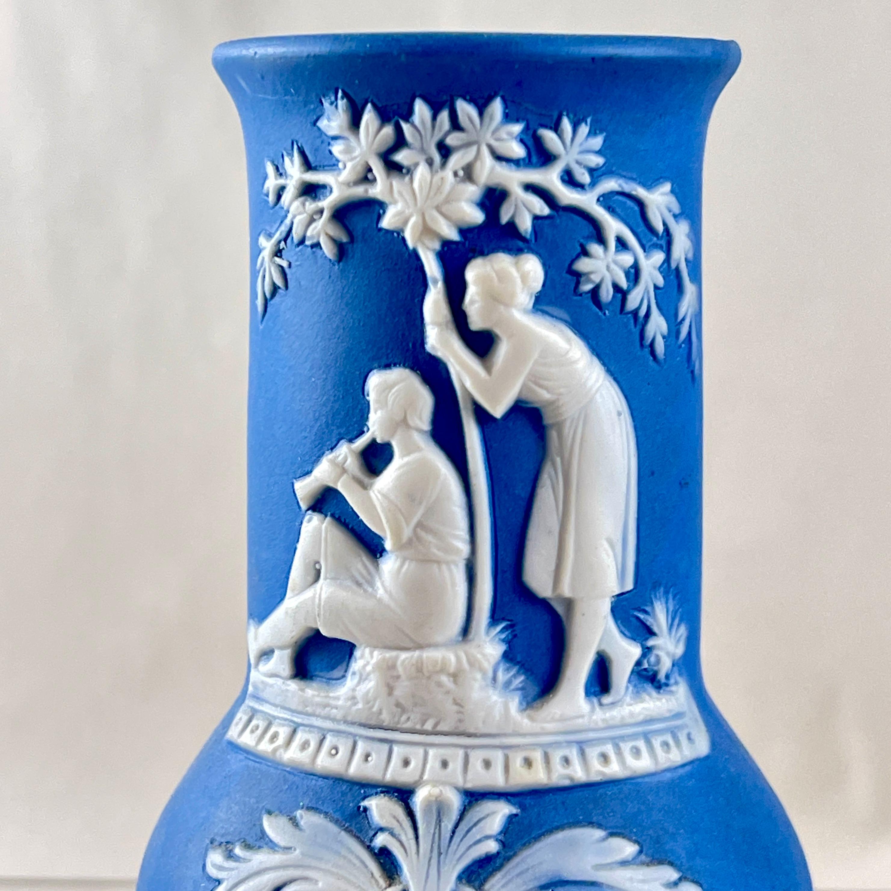 Stampato Vaso a bocciolo per coppia corteggiata in vasellame tedesco blu diaspro in vendita