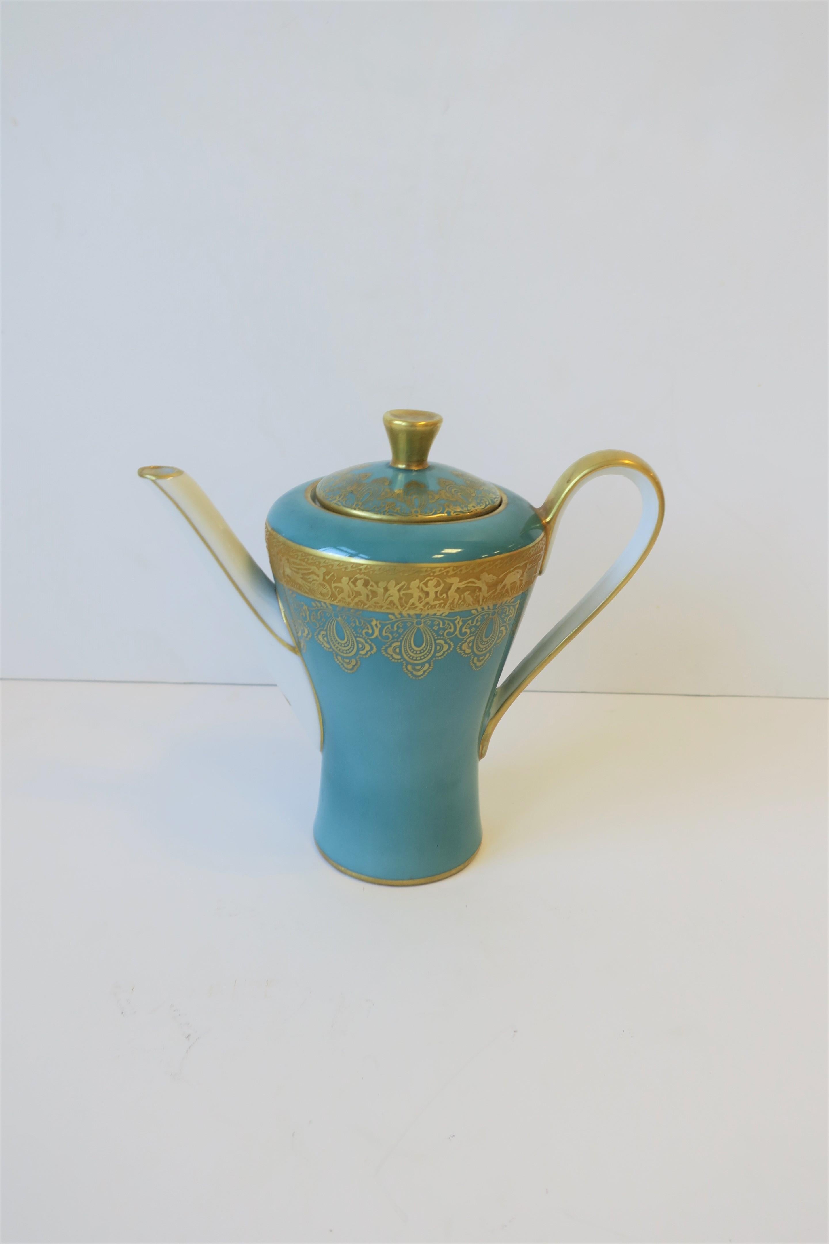 German Blue White and Gold Porcelain Tea or Coffee Pot In Good Condition In New York, NY