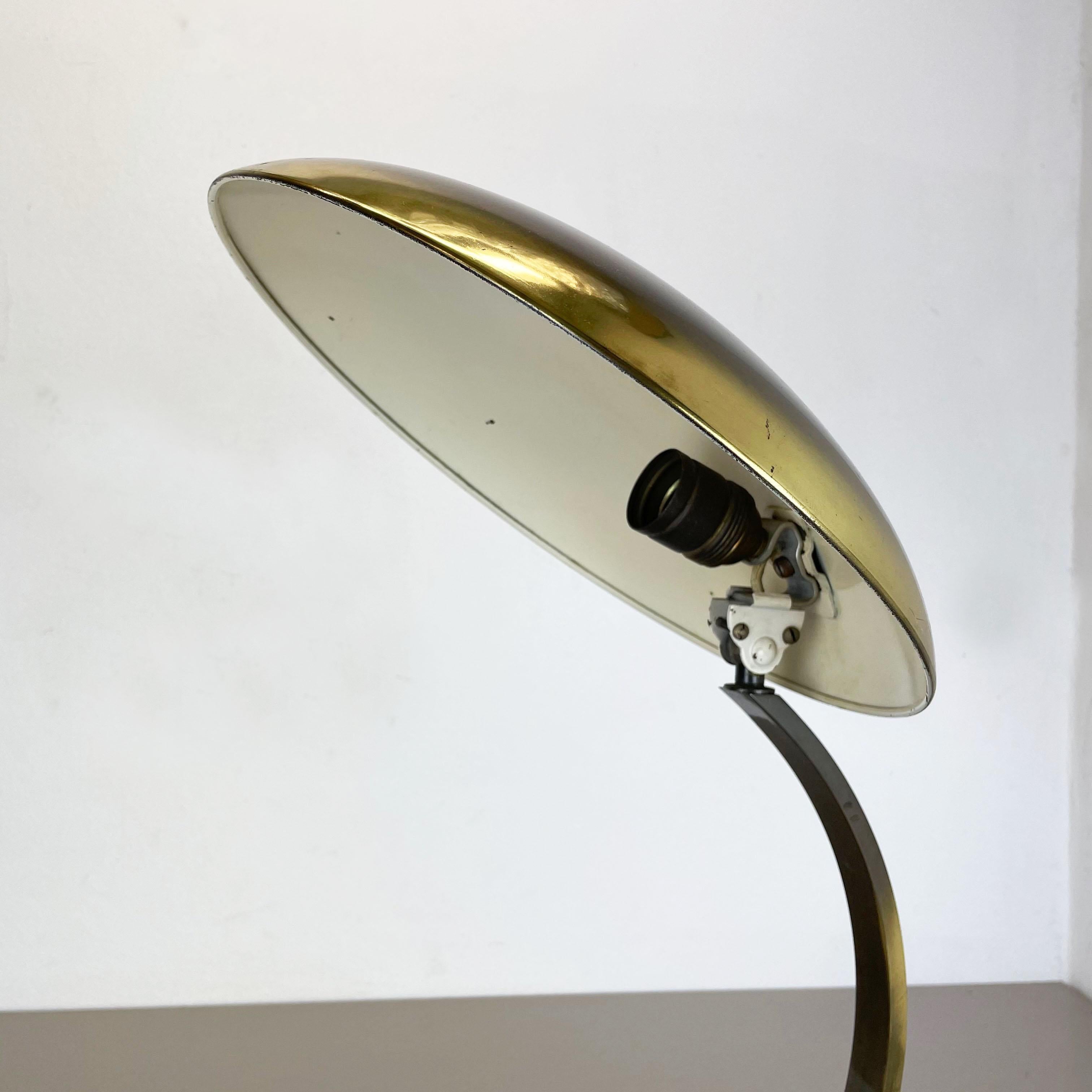 Lampe de bureau allemande en laiton Kaiser Idell 6751 Bauhaus de Christian Dell, Allemagne, années 1950 en vente 12