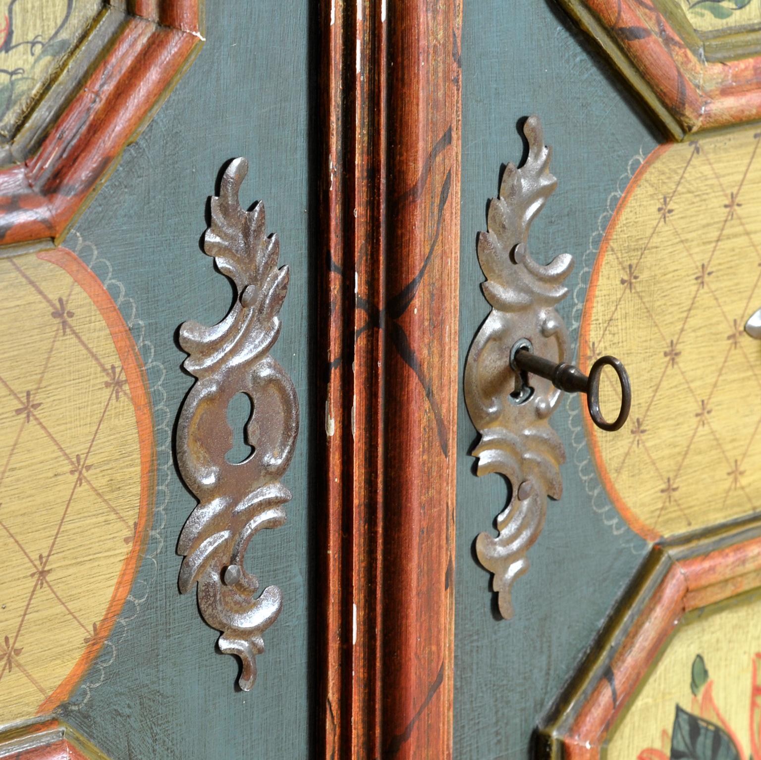 German bridal cabinet For Sale 7