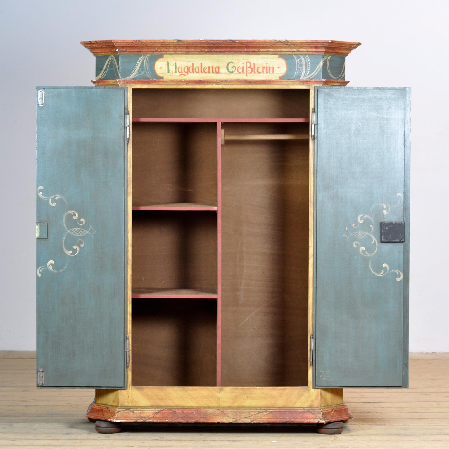 German bridal cabinet In Good Condition For Sale In Amsterdam, Noord Holland