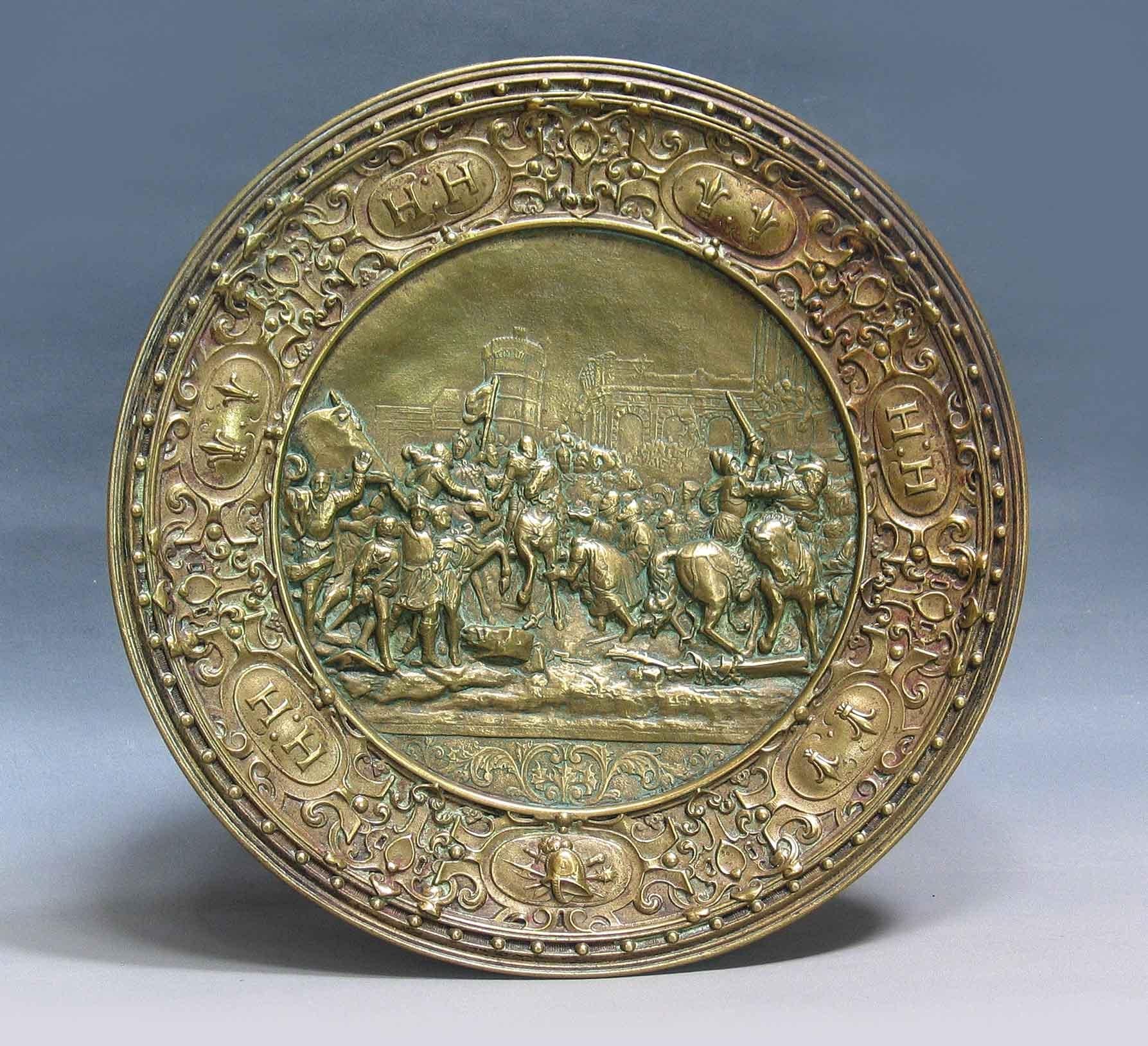 German Bronze Historicism Charger Depicting Entry of Henry IV into Paris in 1594 For Sale 3