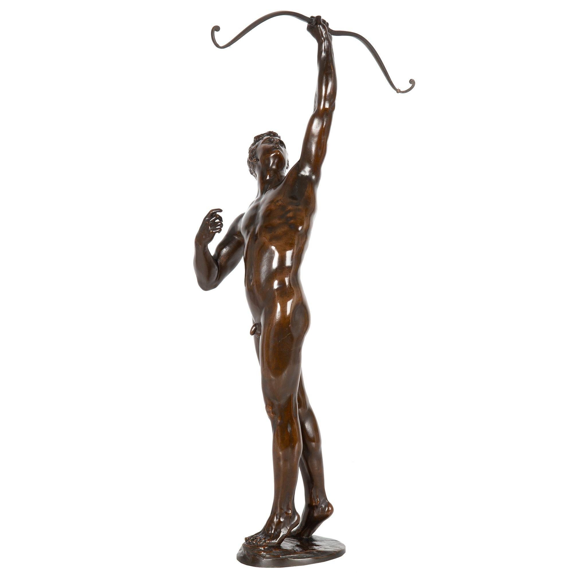 Bronze Sculpture allemande en bronze d'Hercule et d'oiseaux symétriques par Joseph Uphues en vente