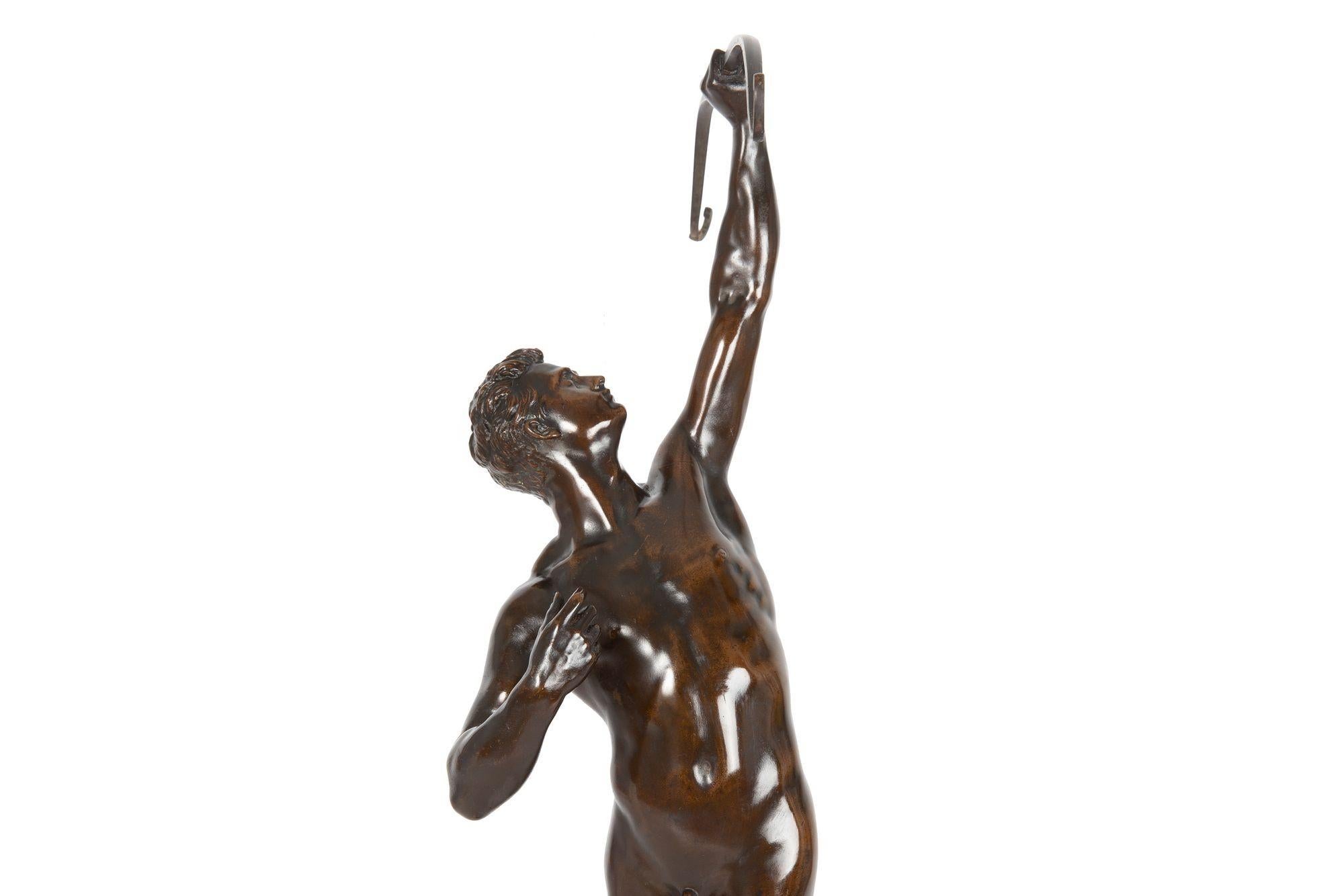 Sculpture allemande en bronze d'Hercule et d'oiseaux symétriques par Joseph Uphues en vente 1