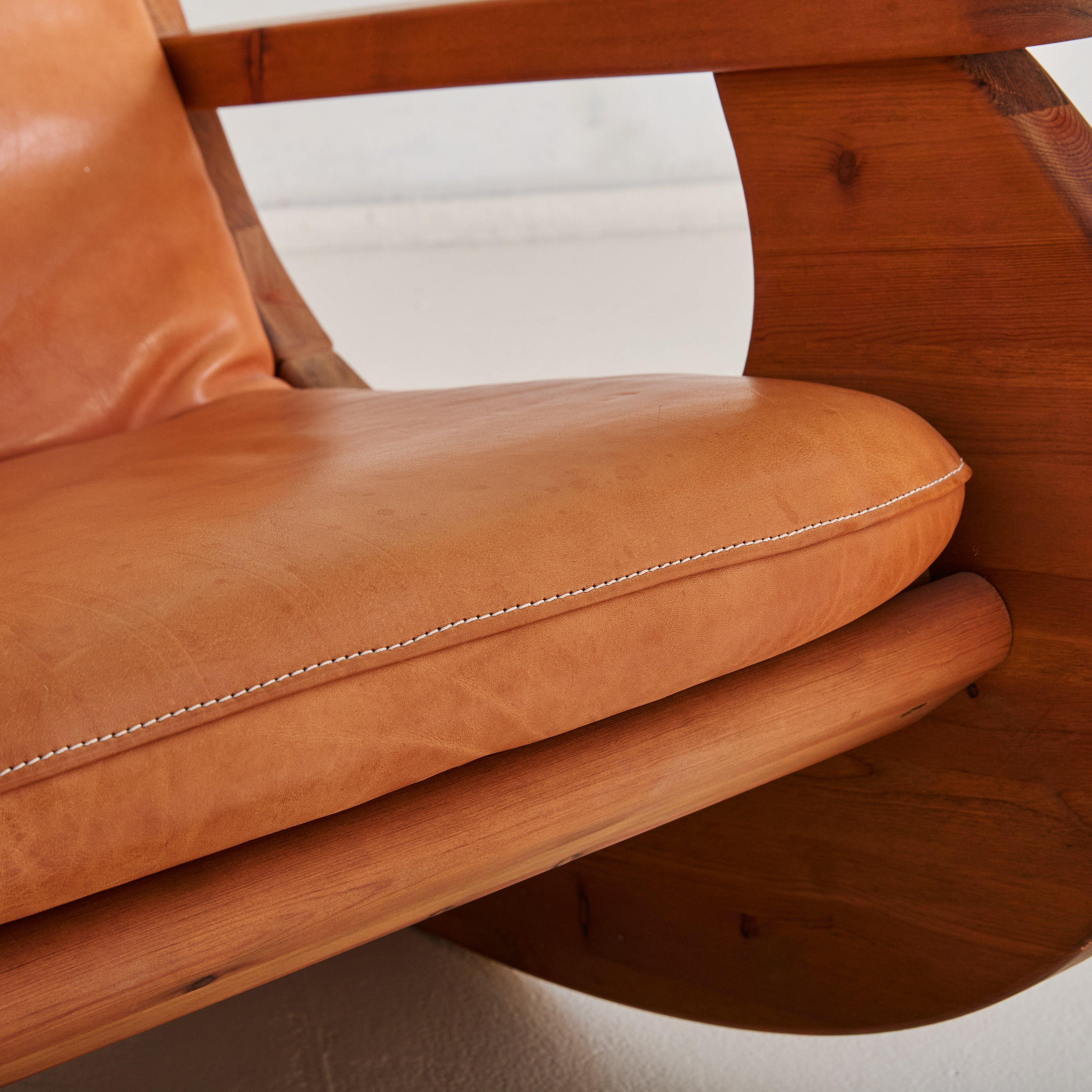Fauteuil à bascule brutaliste allemand en pin et cuir cognac Attribué à Wasa Möbel en vente 3