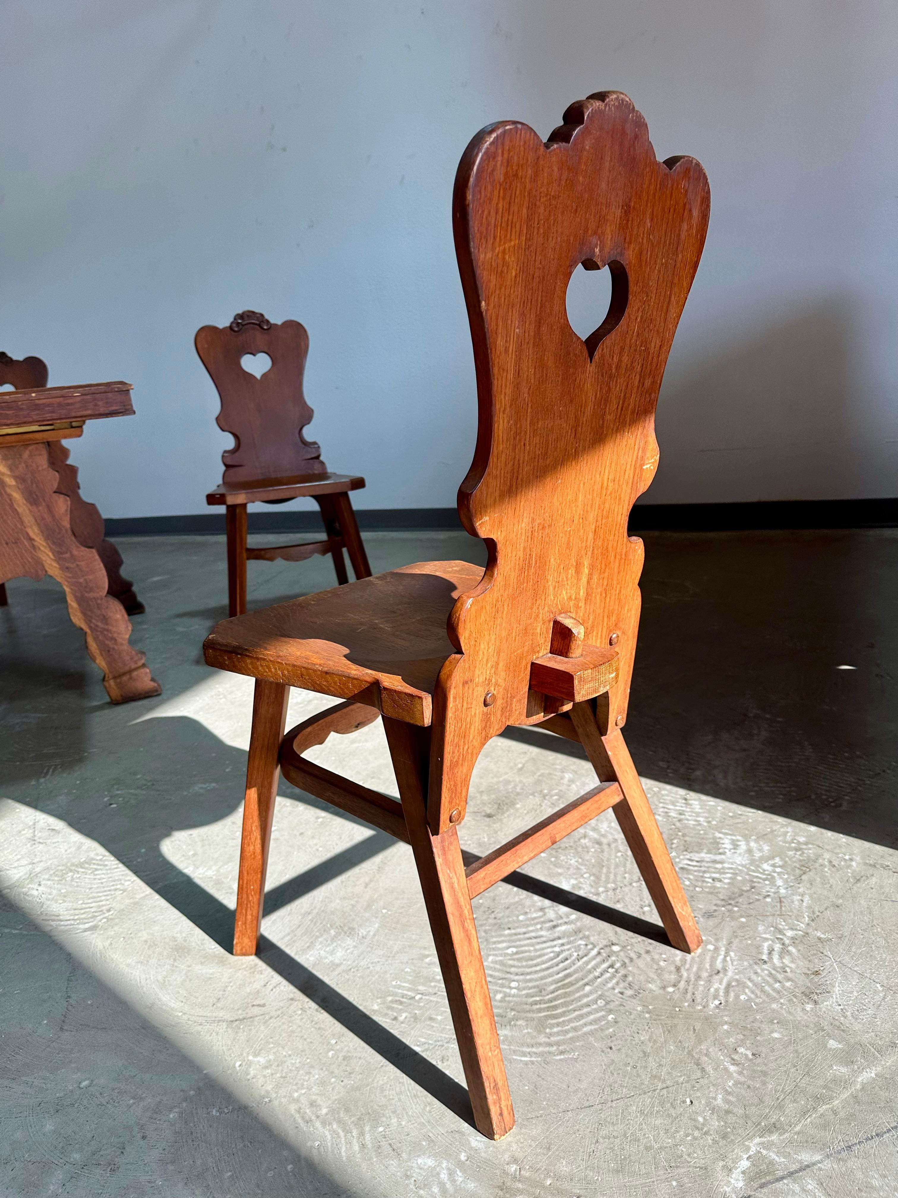 Sedie da pranzo tedesche in stile tirolese brutalista, set di 4 sedie in Oak in vendita 7