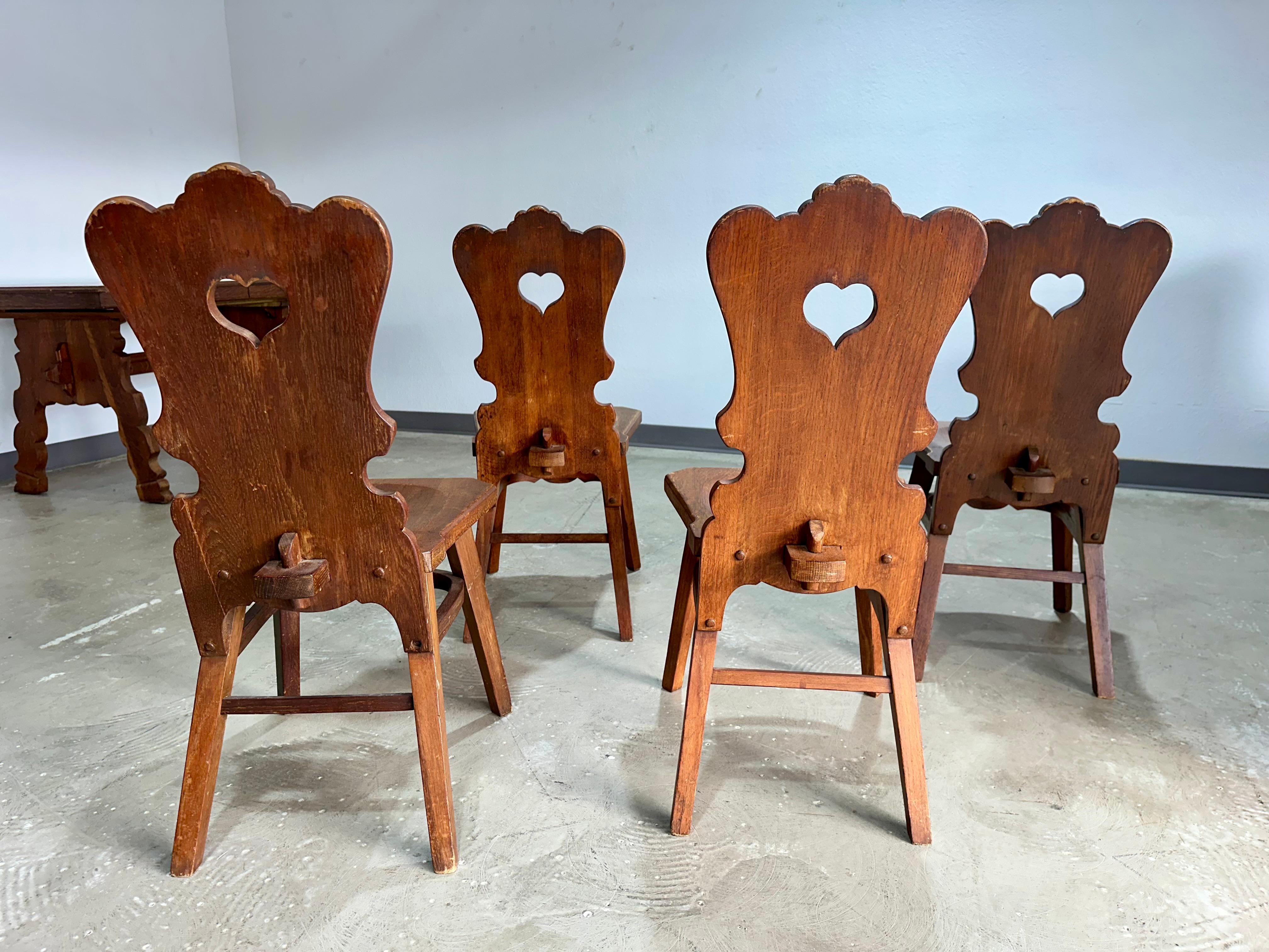 Arts and Crafts Sedie da pranzo tedesche in stile tirolese brutalista, set di 4 sedie in Oak in vendita