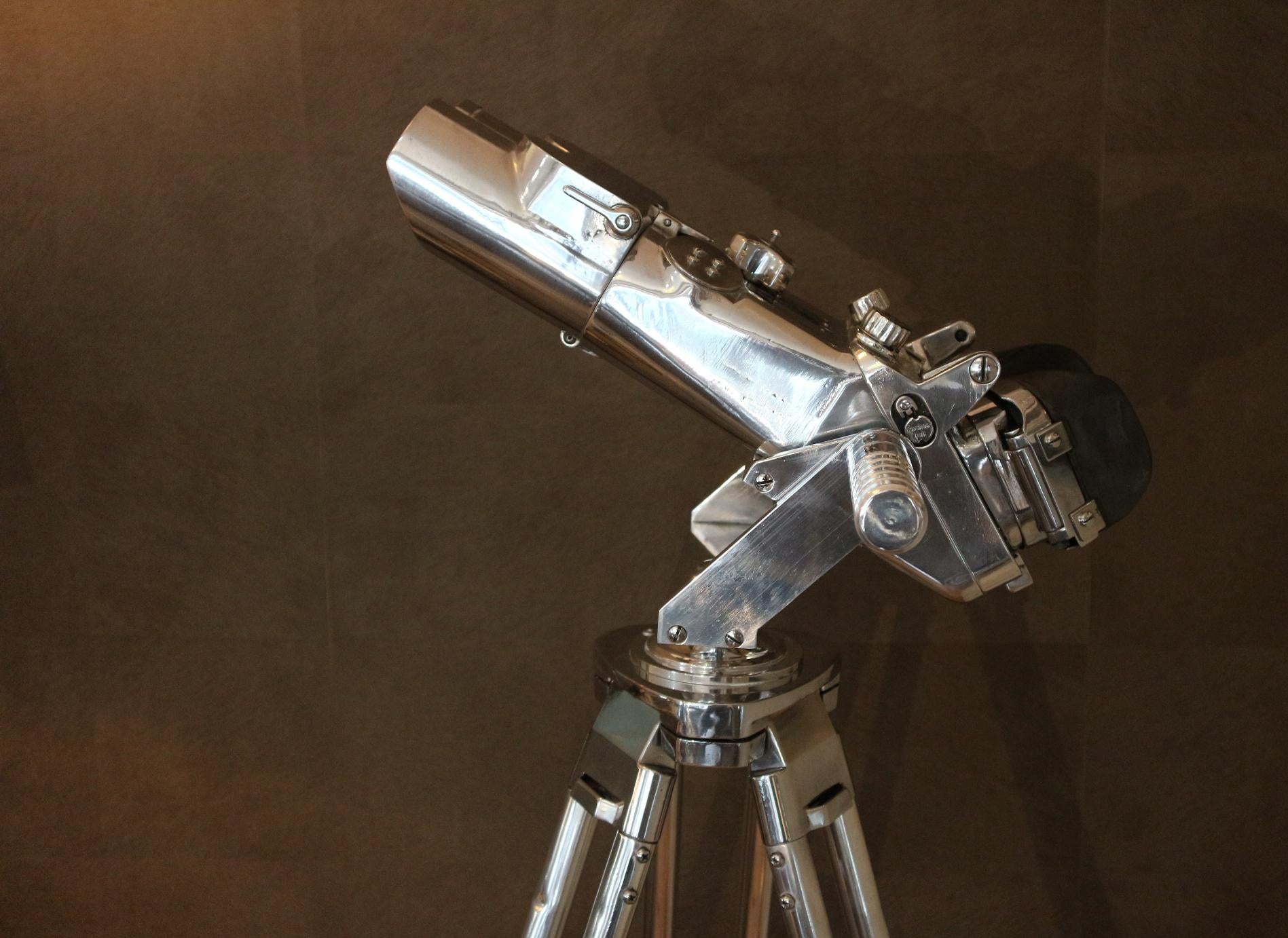 German Carl Zeiss WWII Binoculars, 1943-1945 In Good Condition In Eindhoven, NL