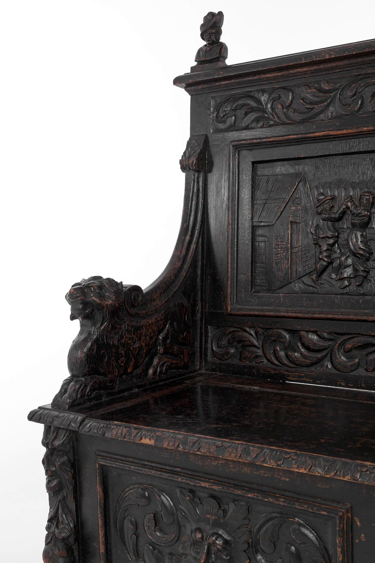 Late Victorian German Carved Oak Settle with Curved Armrests, circa 1880 For Sale