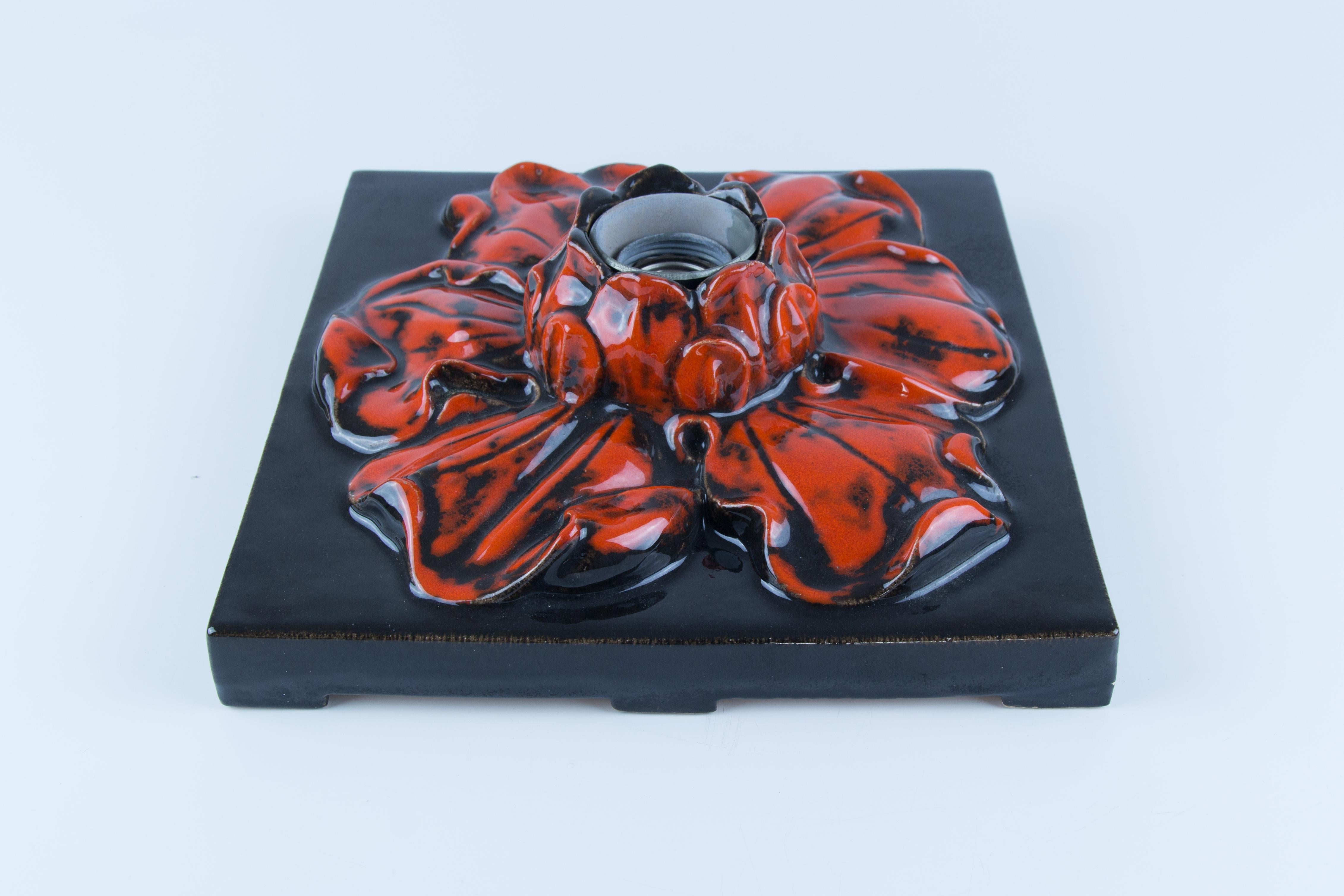 German Ceramic Red and Black Flower Shaped Square Wall or Ceiling Lamp, 1960s For Sale 4