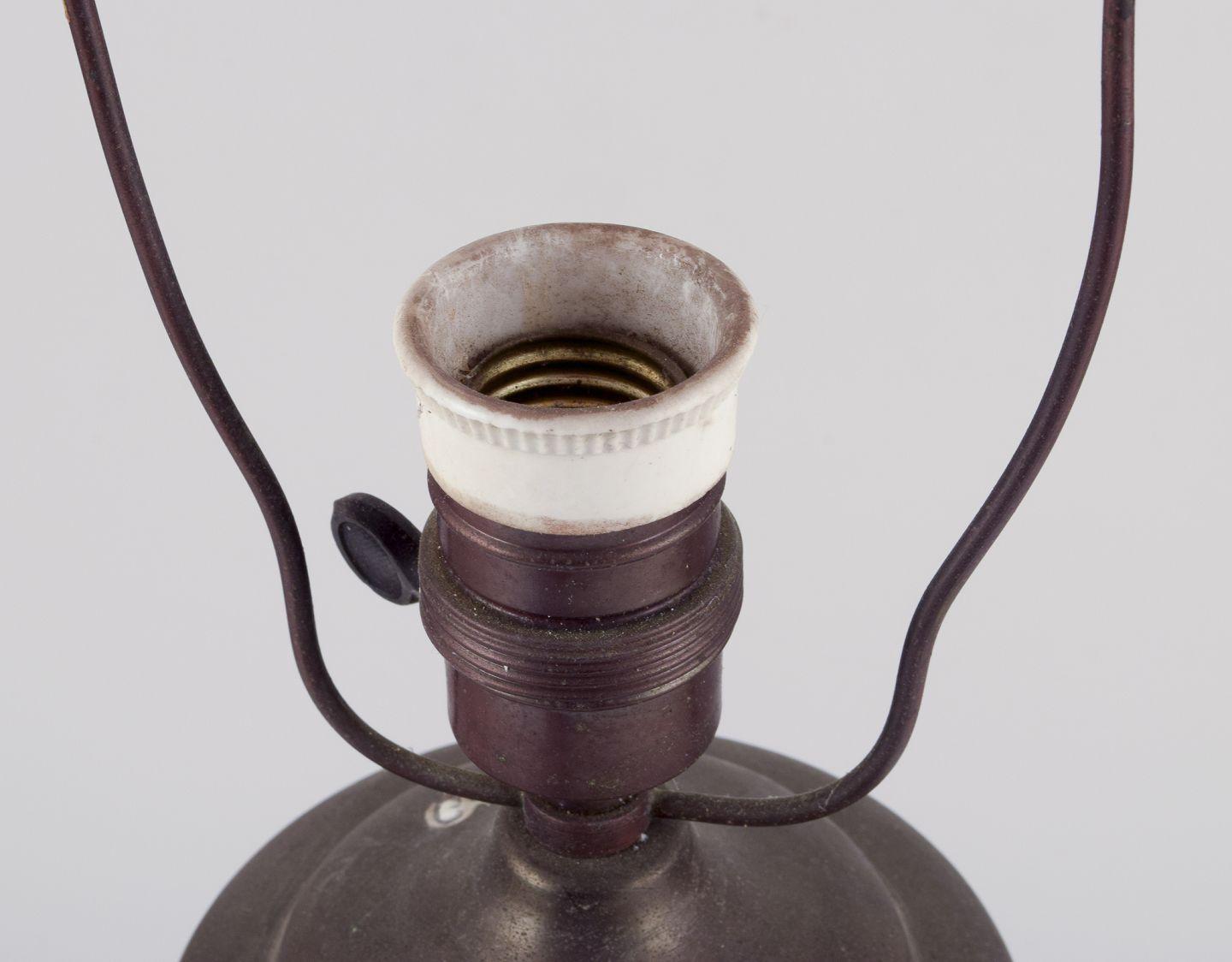 Mid-20th Century German ceramicist. Art Nouveau table lamp made of ceramic. Ca 1930 For Sale