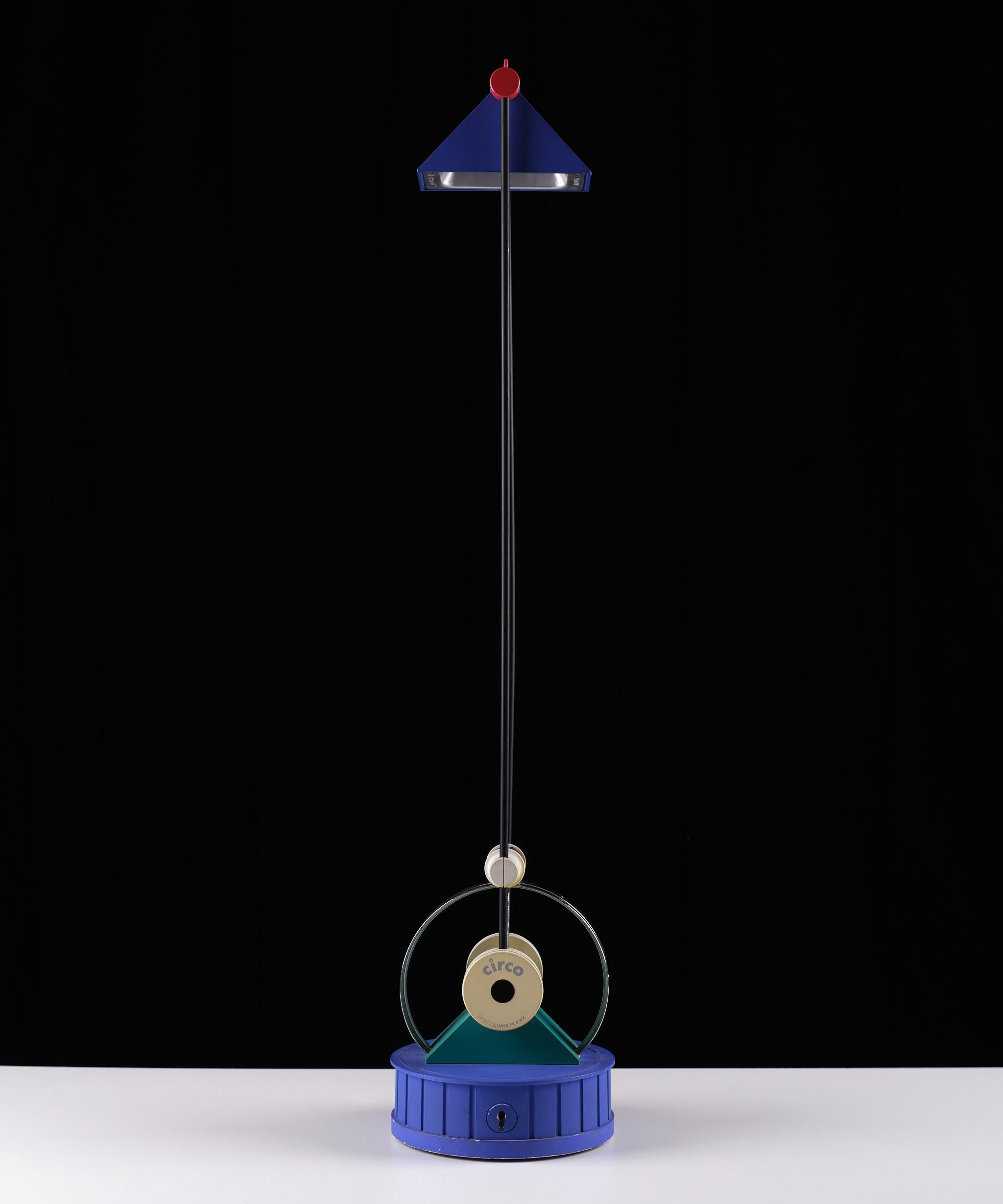 Allemand Lampe de bureau allemande Circo Post Modern, années 1980  en vente