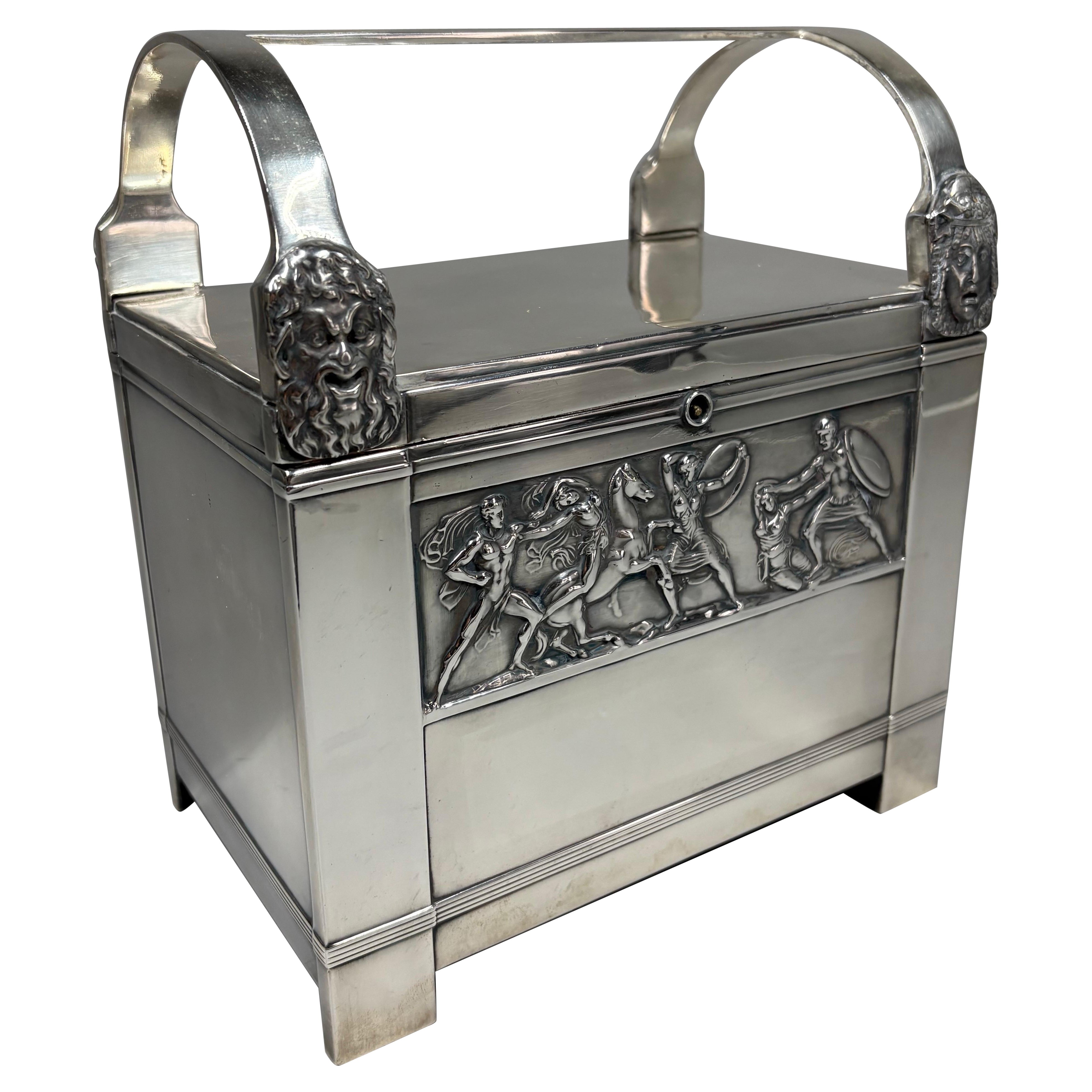 Cercueil en argent plaqué de style néo-classique allemand " Kampfe von Troja " par WMF, 1906 en vente