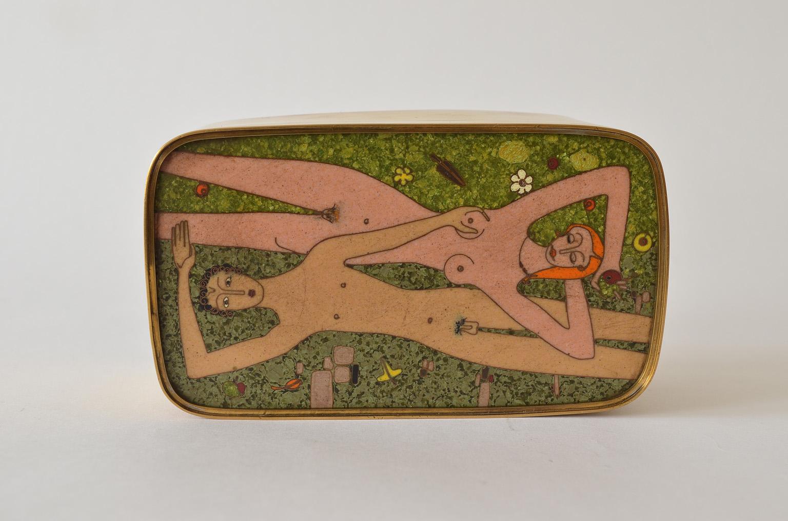 German Cloisonné Enamel Brass Box, Scene Nude Lovers in a Greenfield Midcentury In Good Condition In Nürnberg, Bavaria