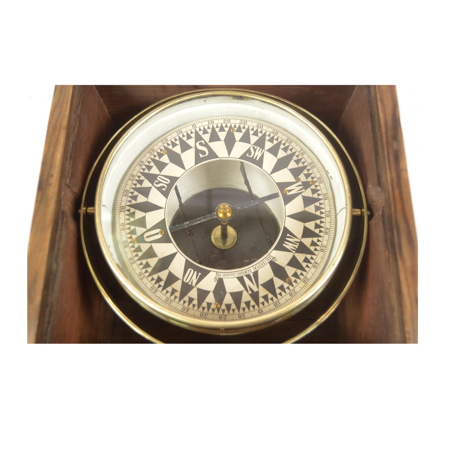 1860 German Magnetic Nautical Compass in Its Original Wooden Box with Slot Lid In Good Condition In Milan, IT