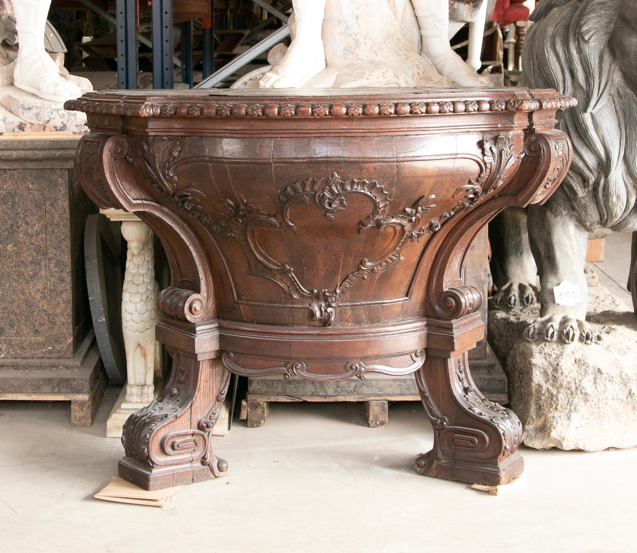 German Console Handcarved in Wood with Cordoban Top In Good Condition For Sale In Marbella, ES