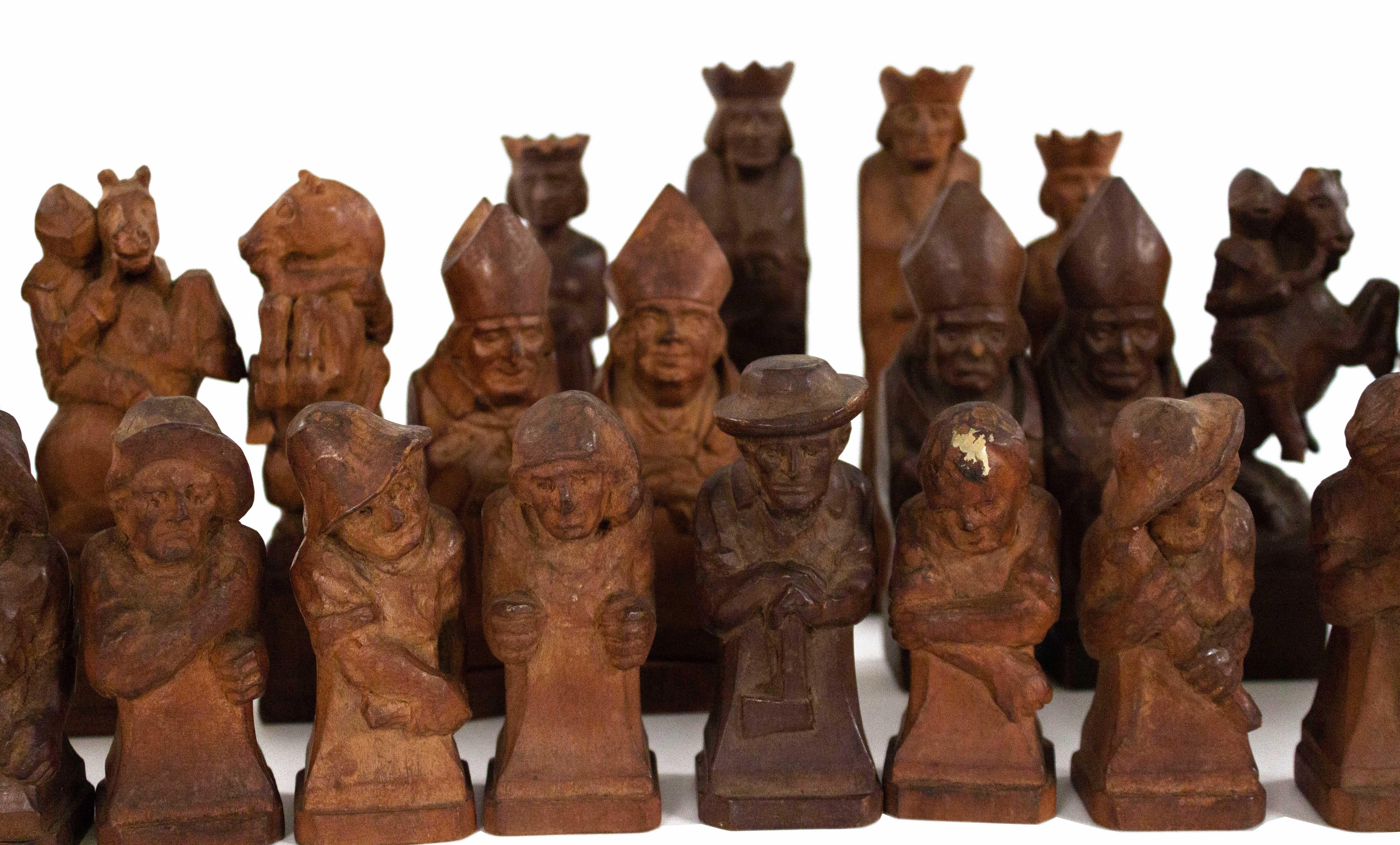 Autre Ensemble d'échecs en bois sculpté à la main d'Allemagne continentale en vente
