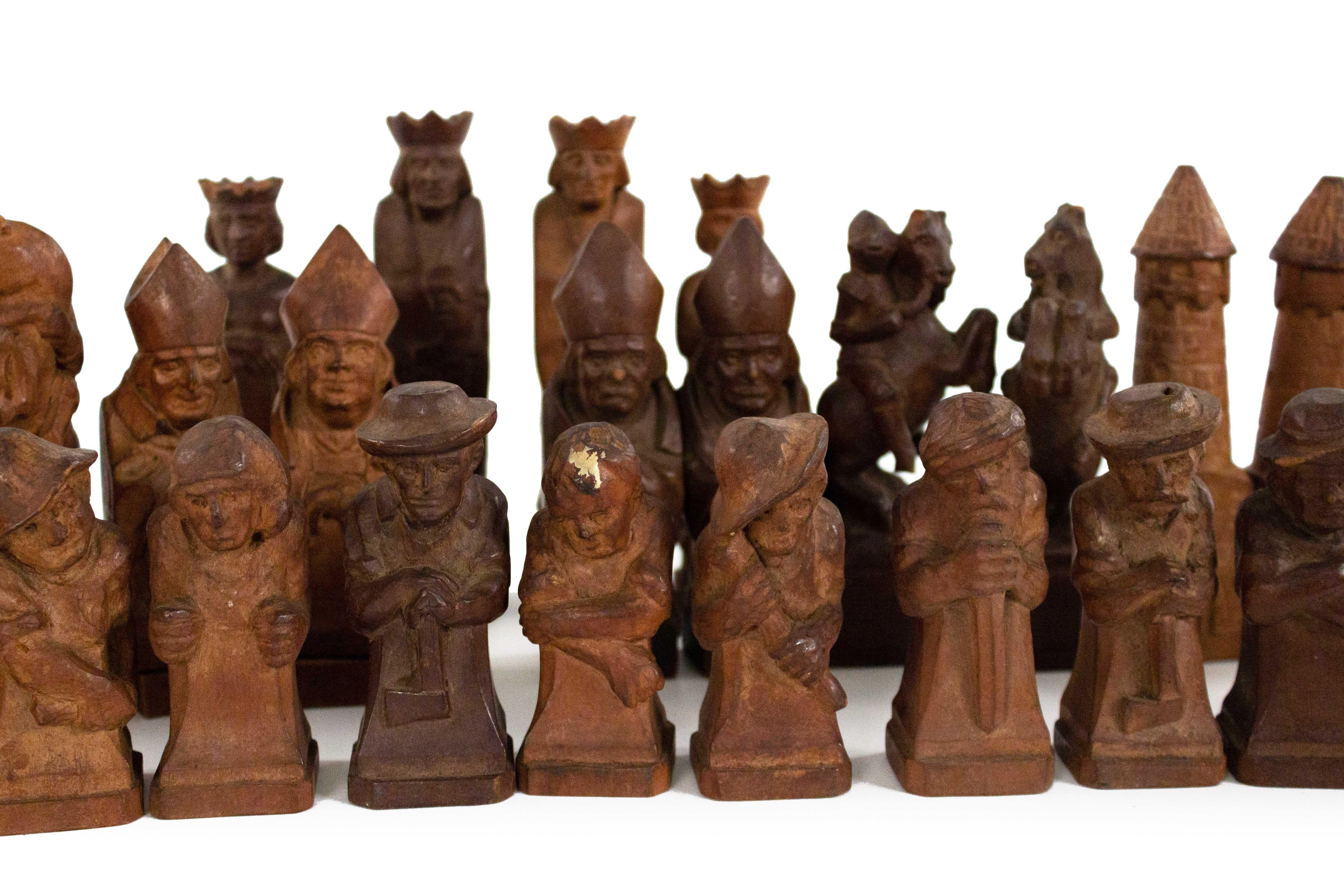 Allemand Ensemble d'échecs en bois sculpté à la main d'Allemagne continentale en vente