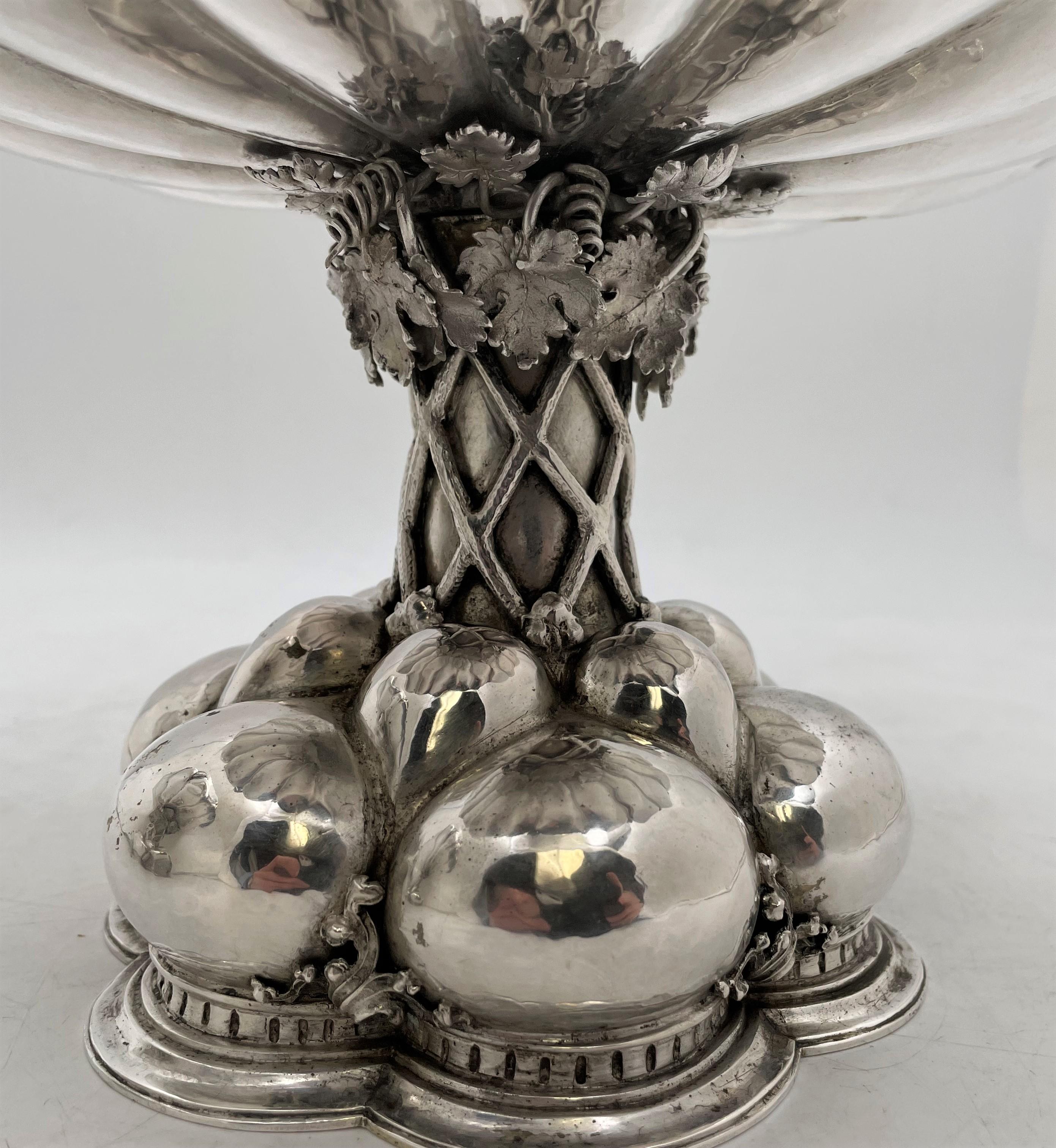 German Continental Silver Pair of 19th Century Compotes/Footed Centerpiece Bowls For Sale 2