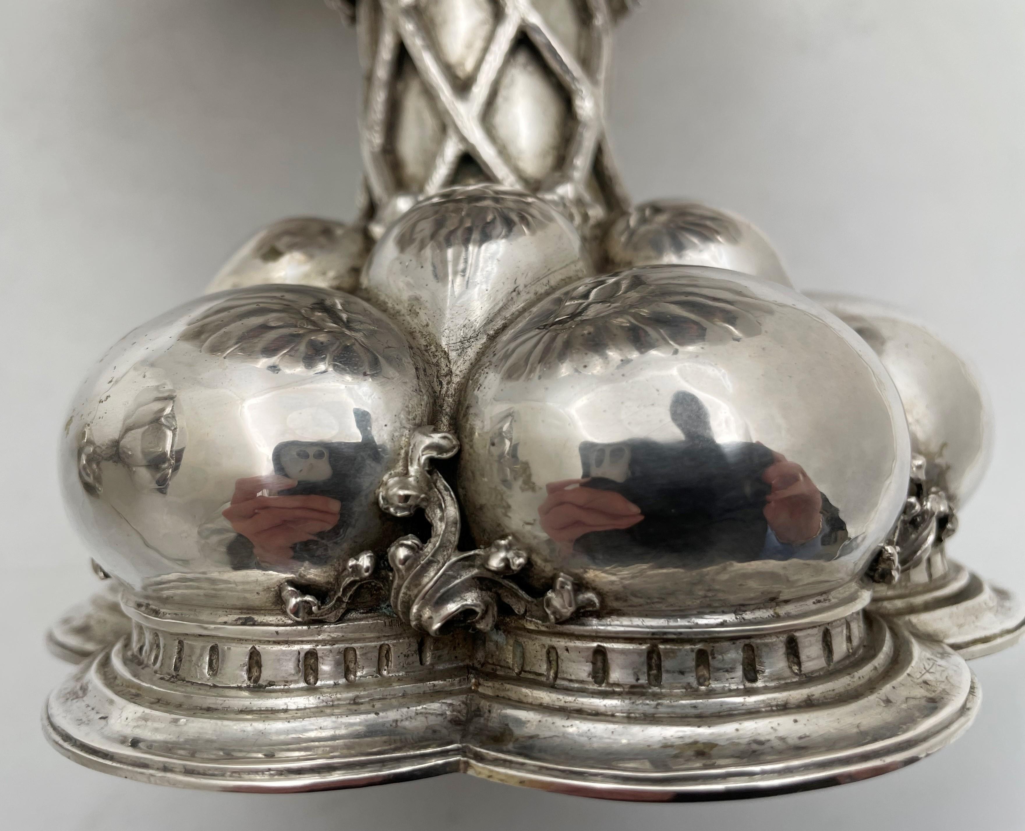 Paire de compotes/ bols de centre de table en argent continentaux allemands du 19ème siècle en vente 1