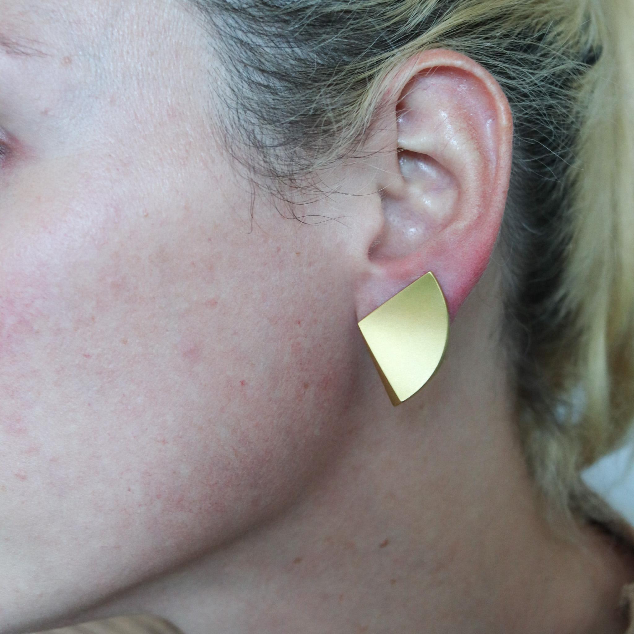 Women's German Designer Bauhaus Geometric Triangular Clips on Earrings in 18kt Gold For Sale