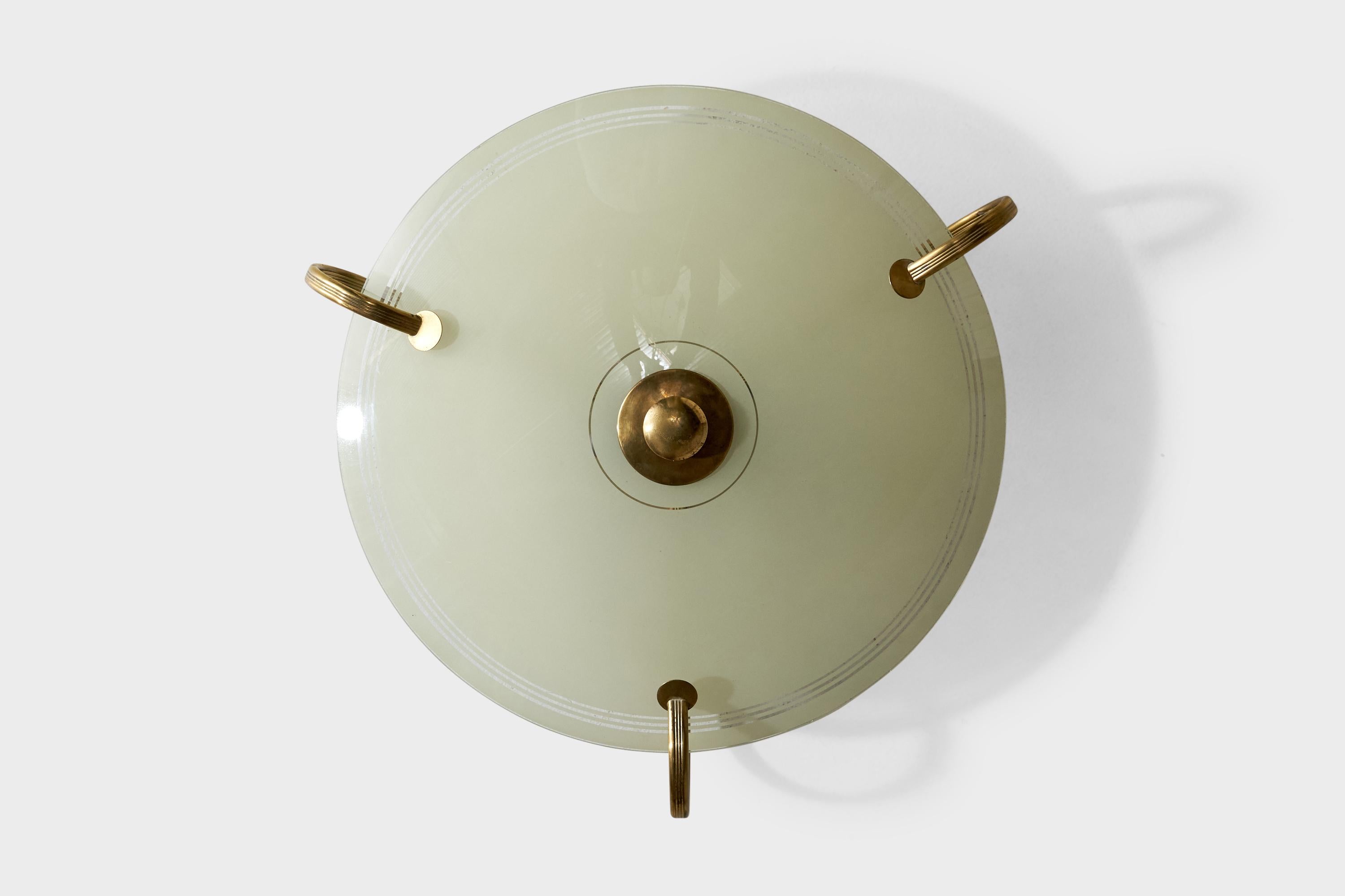 Una montatura da incasso in ottone e vetro acidato progettata e prodotta in Germania, negli anni '50 circa.

Dimensioni complessive (pollici): 6